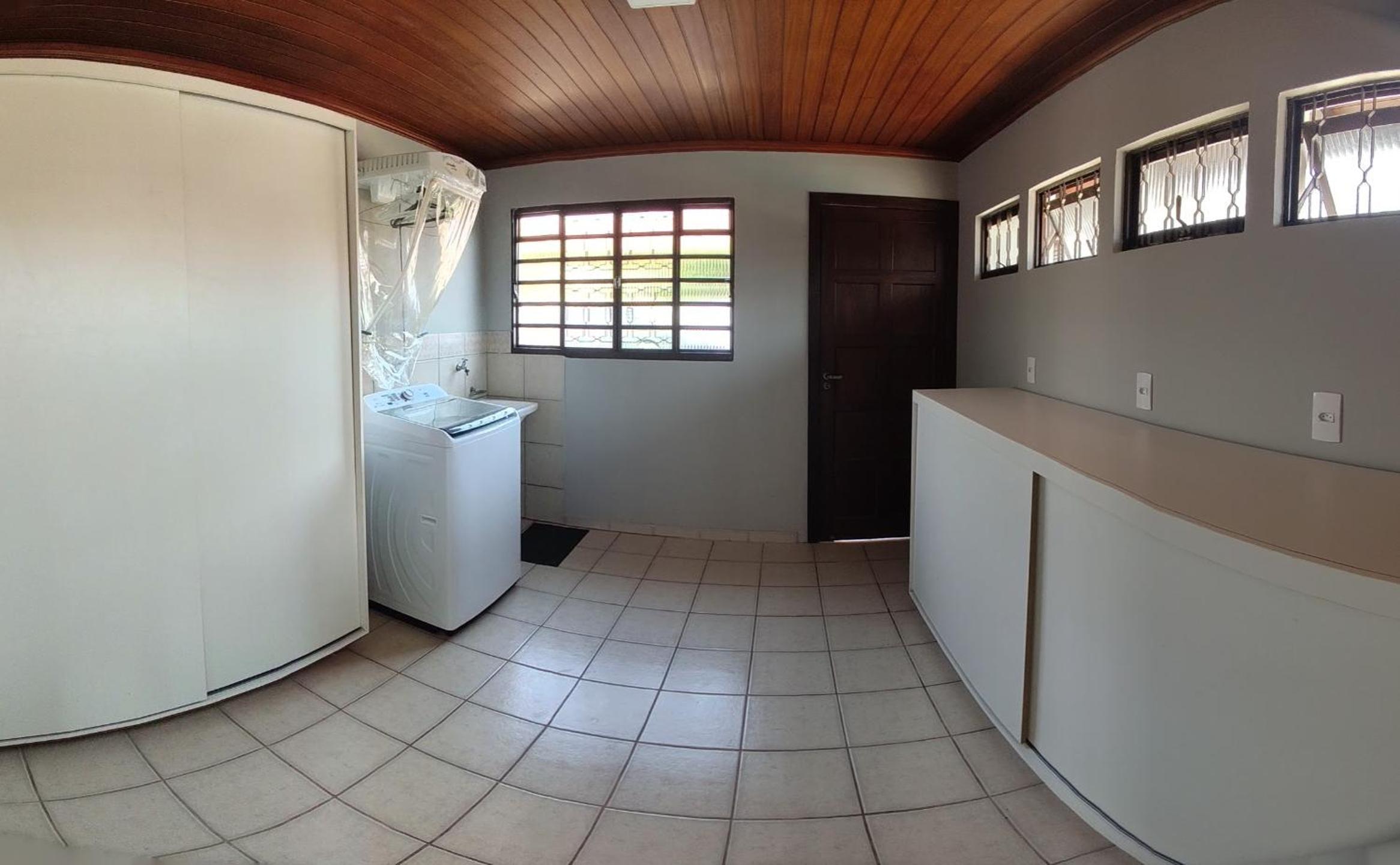 Casa de praia com piscina na praia da Daniela em Florianópolis