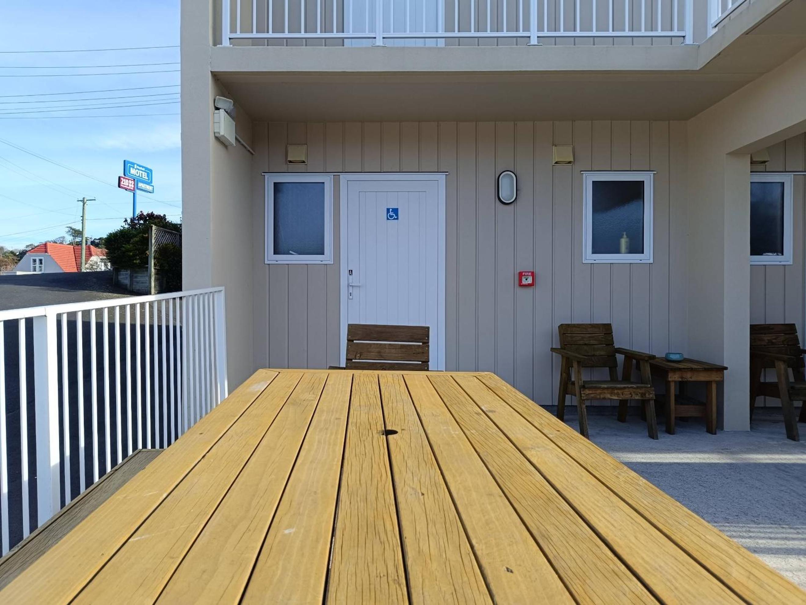 Bayfield Motel and Apartment