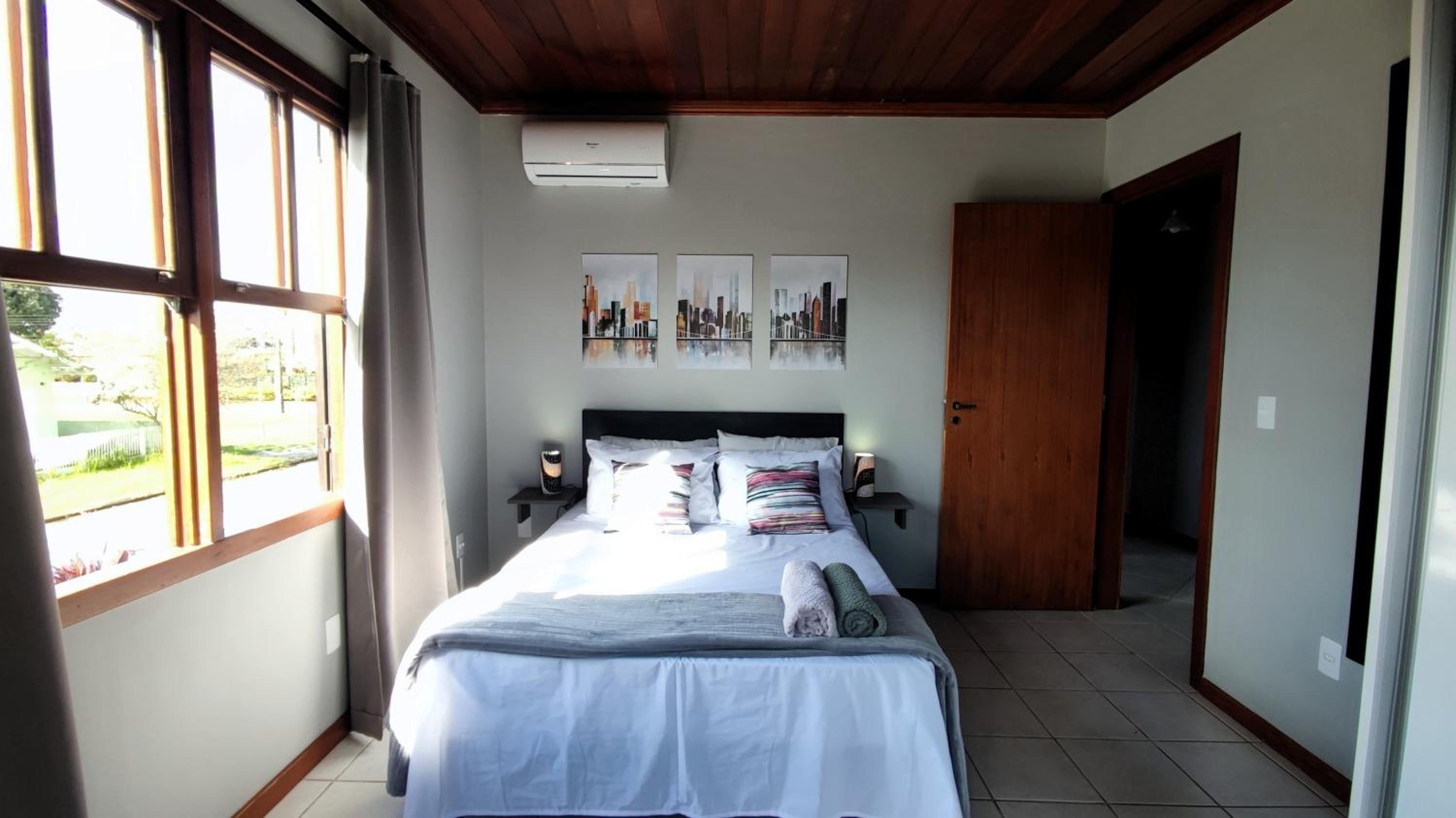 Casa de praia com piscina na praia da Daniela em Florianópolis