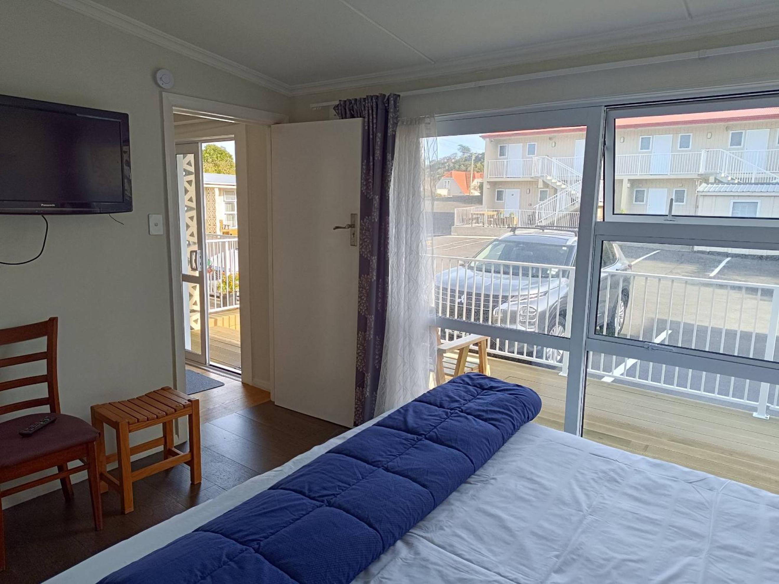 Bayfield Motel and Apartment