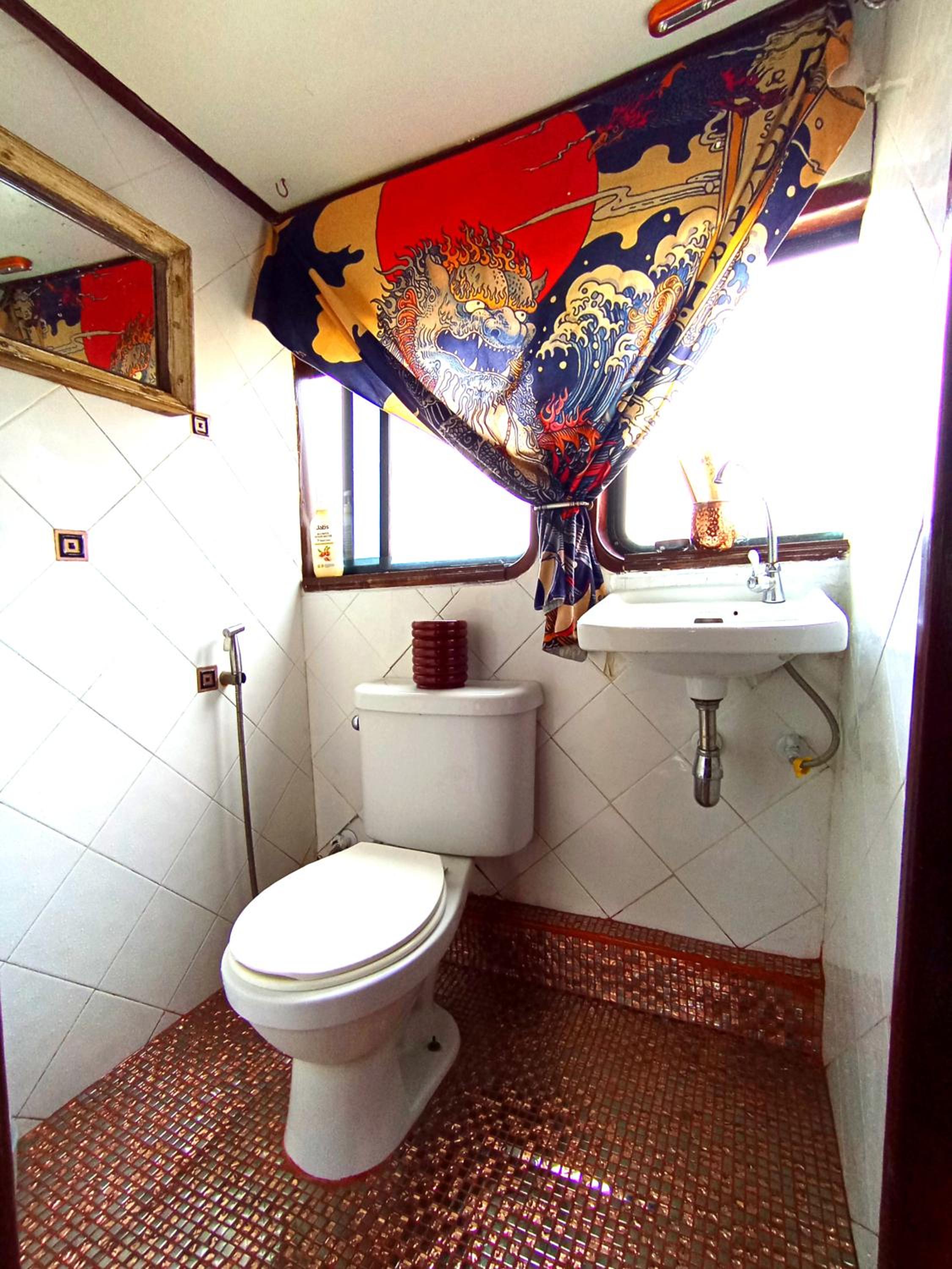 Sabai Sabai Liveaboard Bangkok