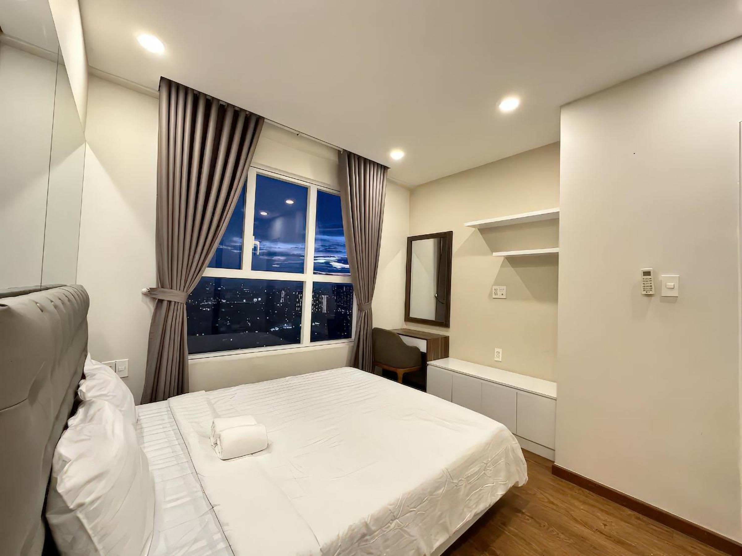 Genius SaiGon - Sunrise City View D7