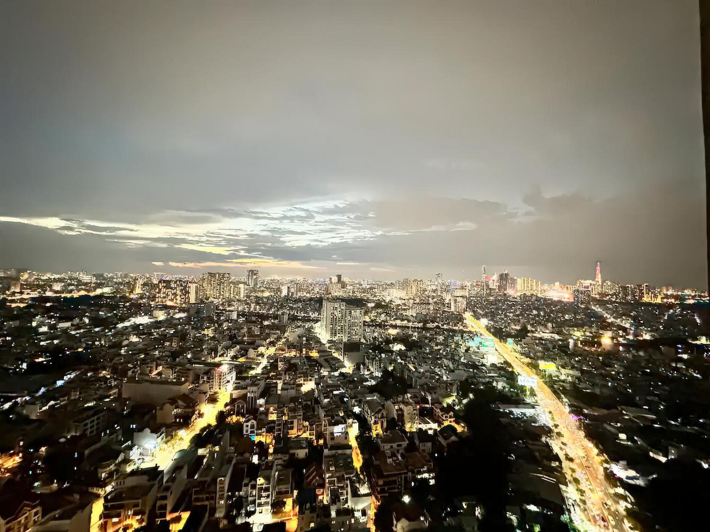 Genius SaiGon - Sunrise City View D7