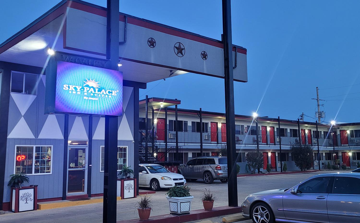 Coratel Inn & Suites by Jasper Hutchinson