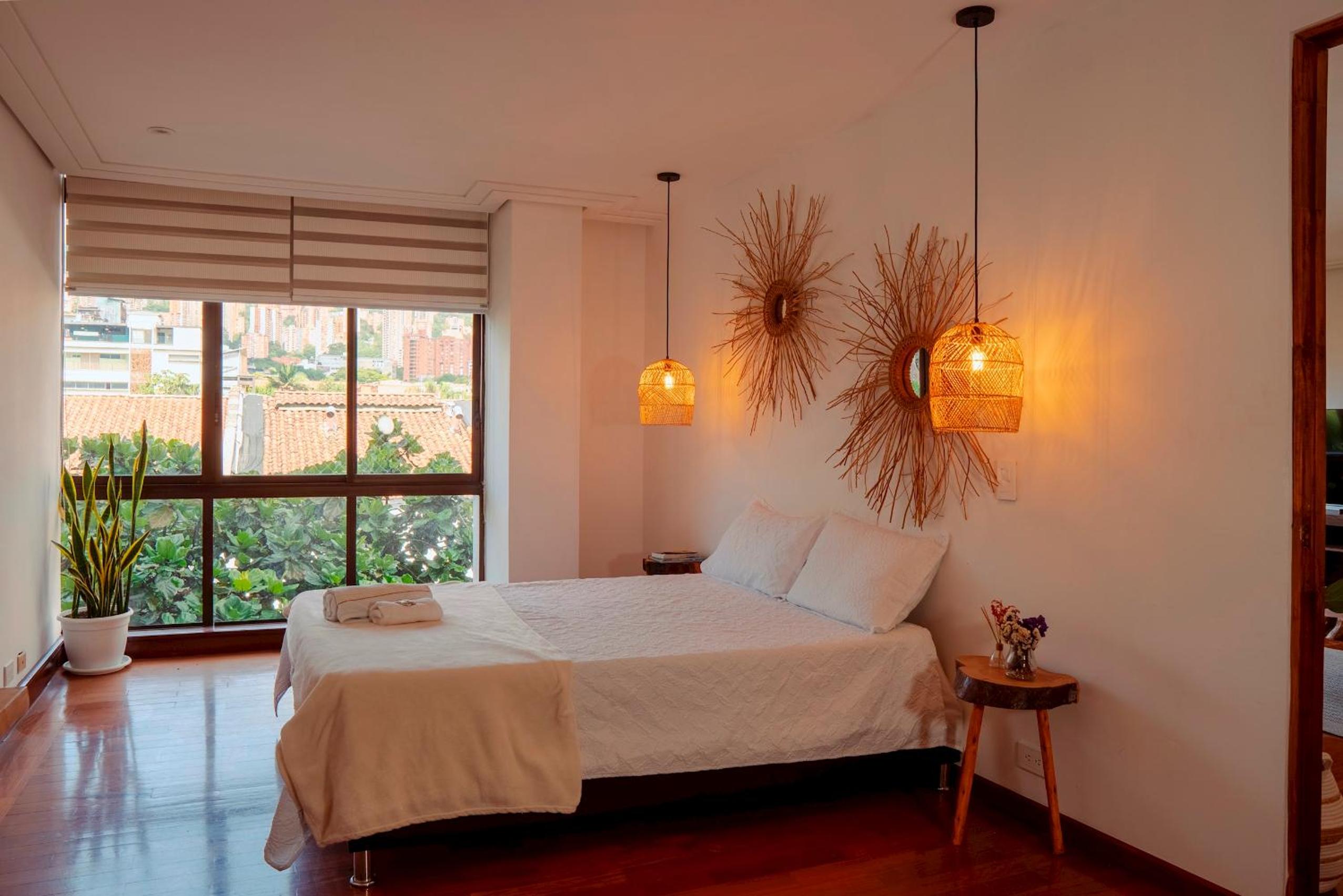 Elegante habitación baño compartido en Poblado -A7