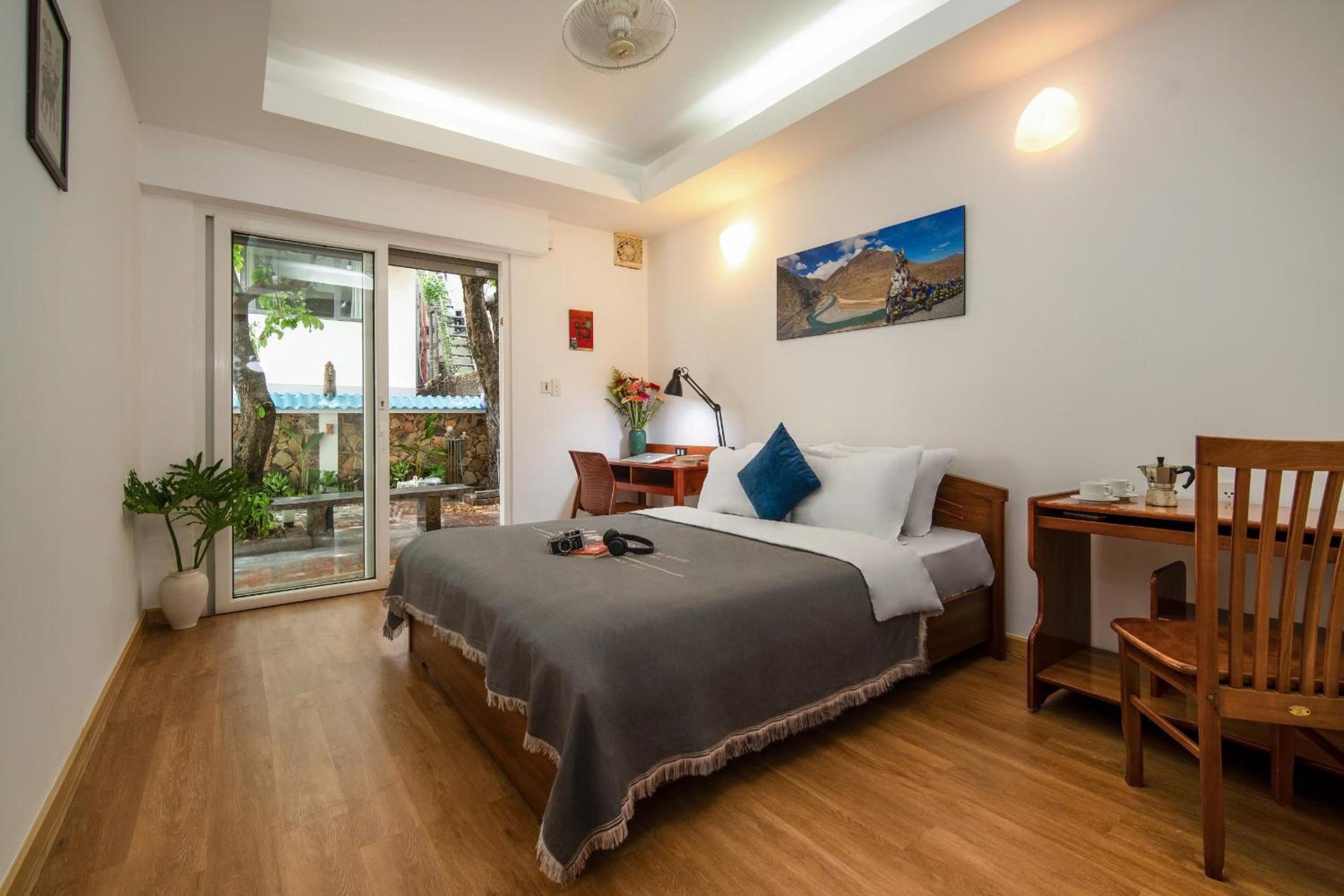 Benzen Boutique Villa By The Sea- 02 Min to Da Nang Beach view 3