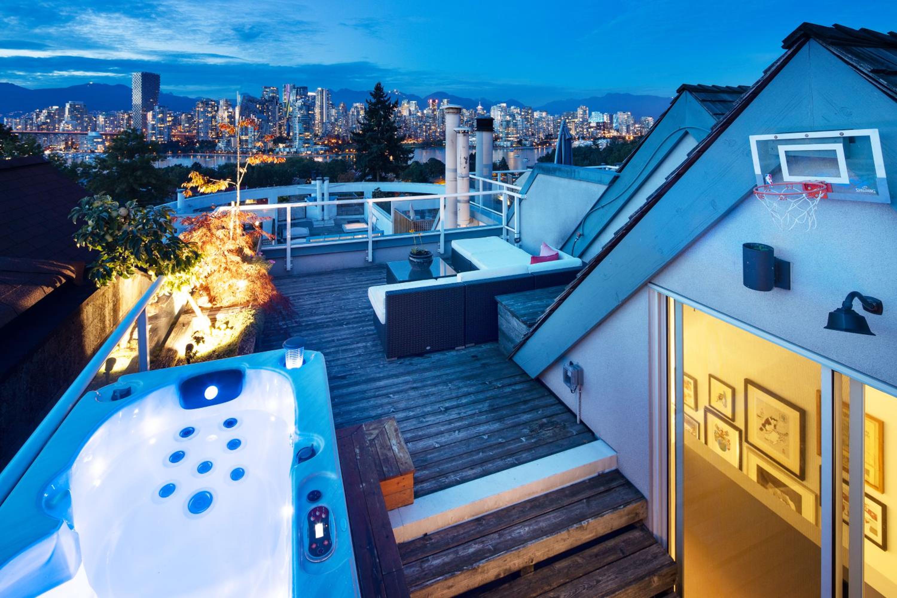 Stunning Views Penthouse Suite