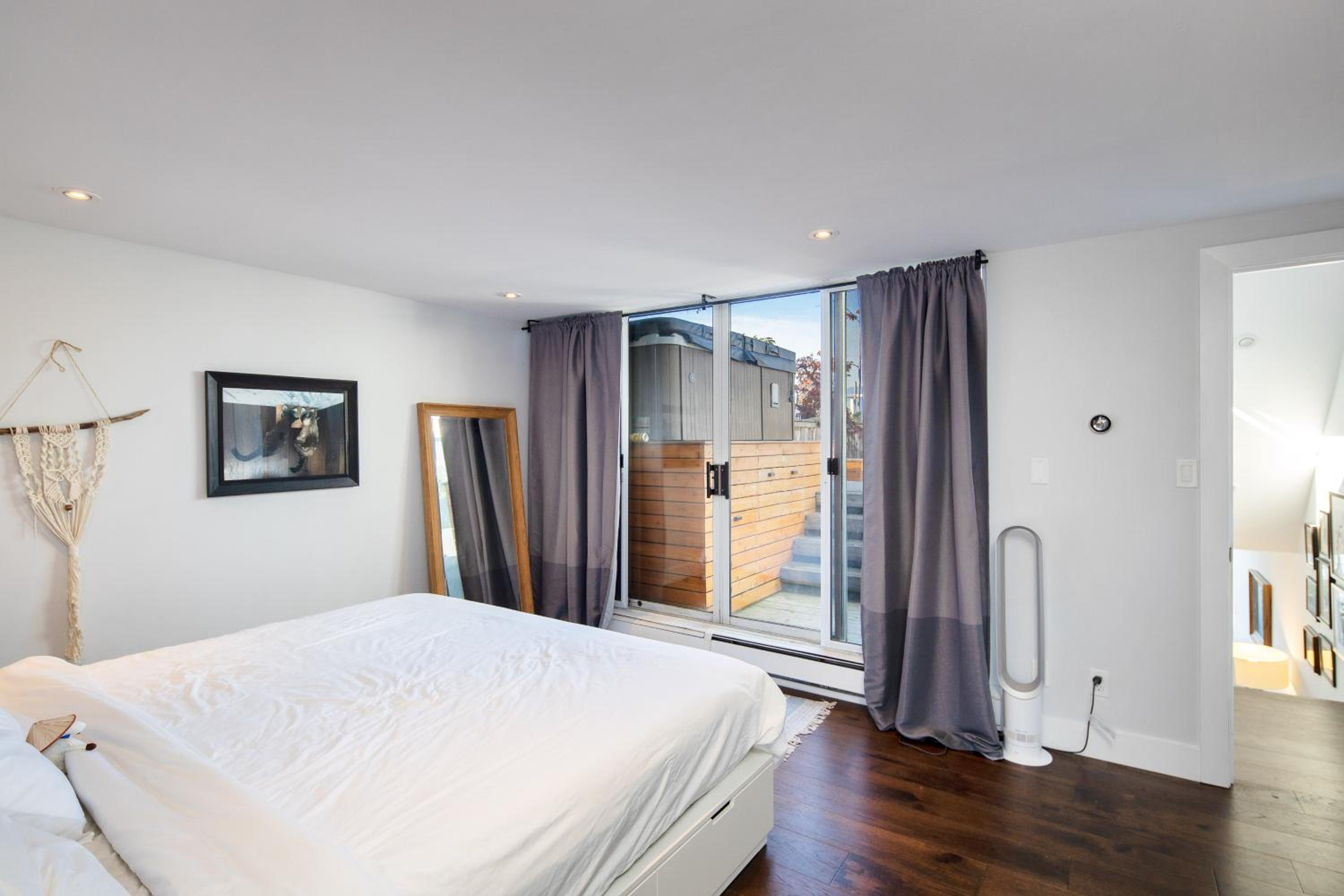 Stunning Views Penthouse Suite