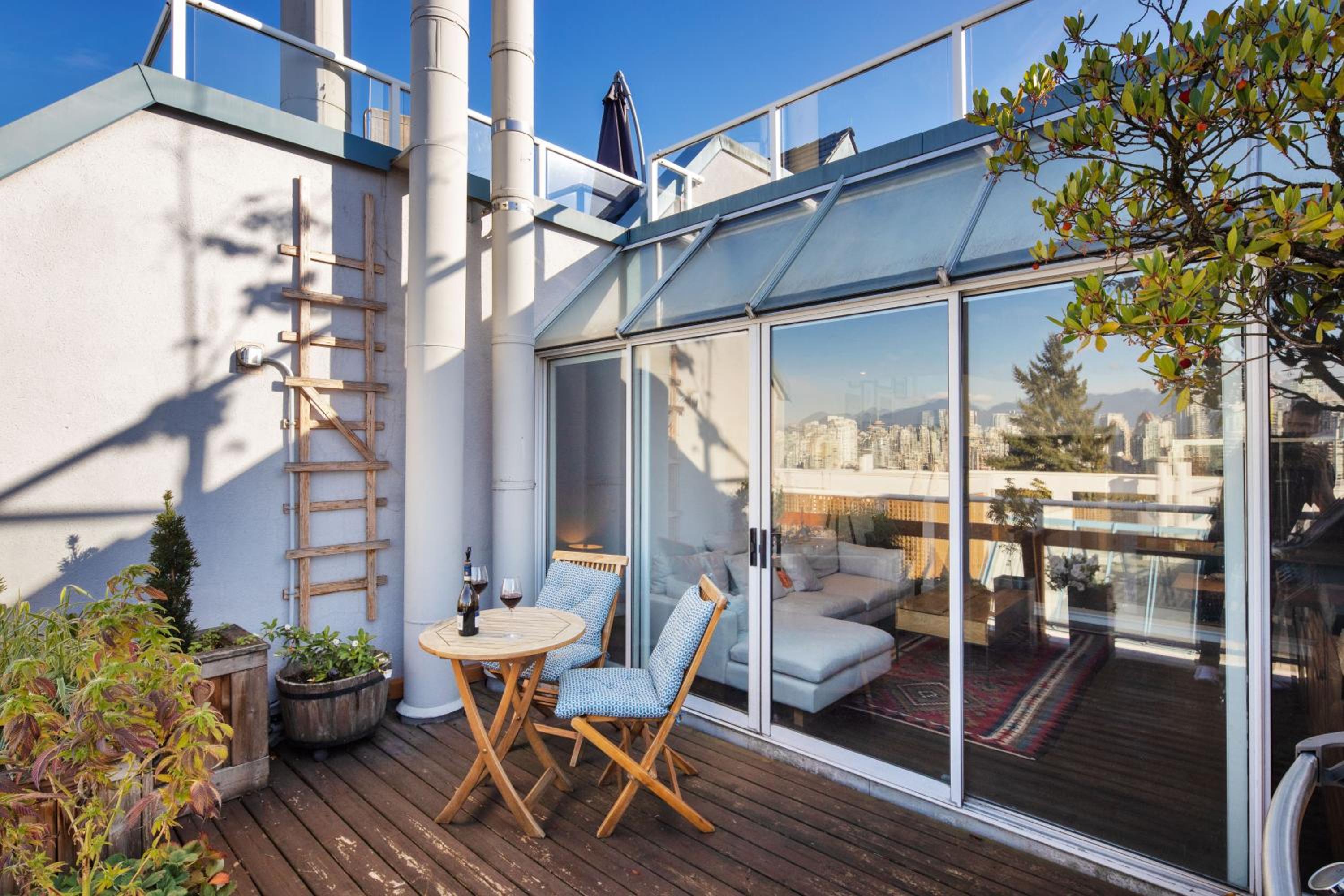 Stunning Views Penthouse Suite