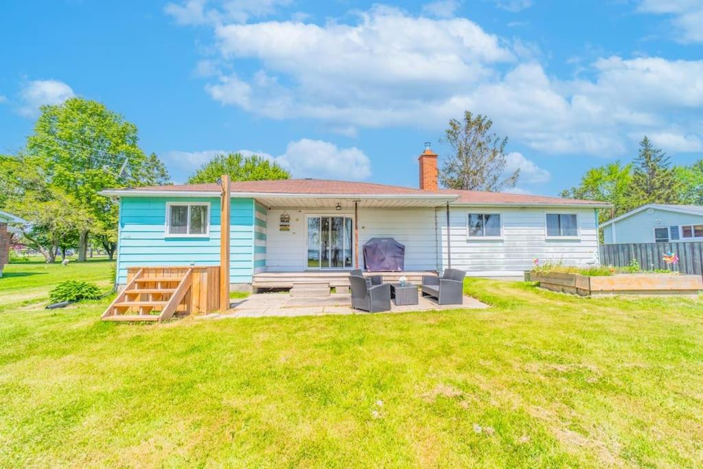 Entire Waterfront Cottage In Prince Edward County