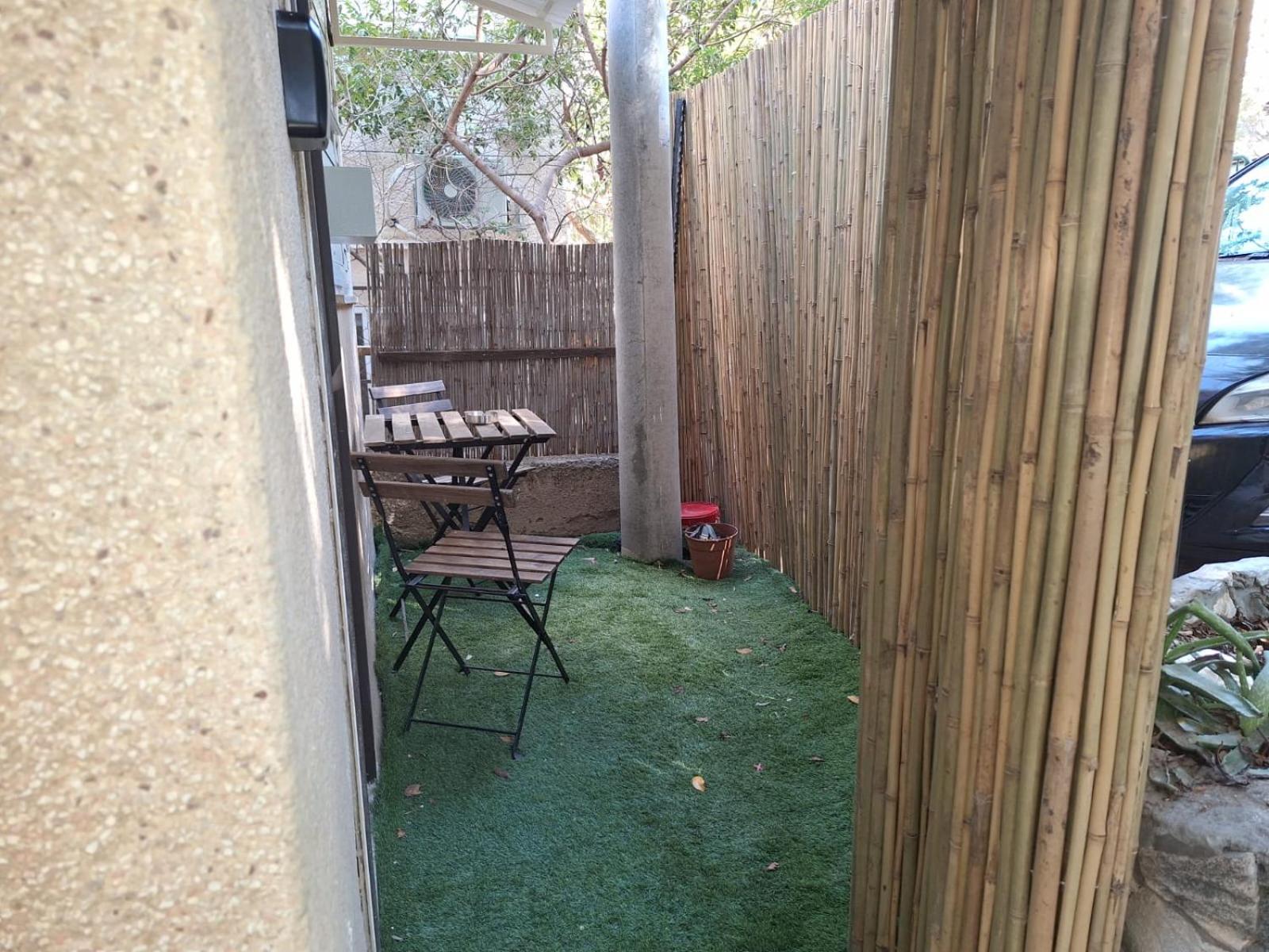 apt with private hot pool view 4