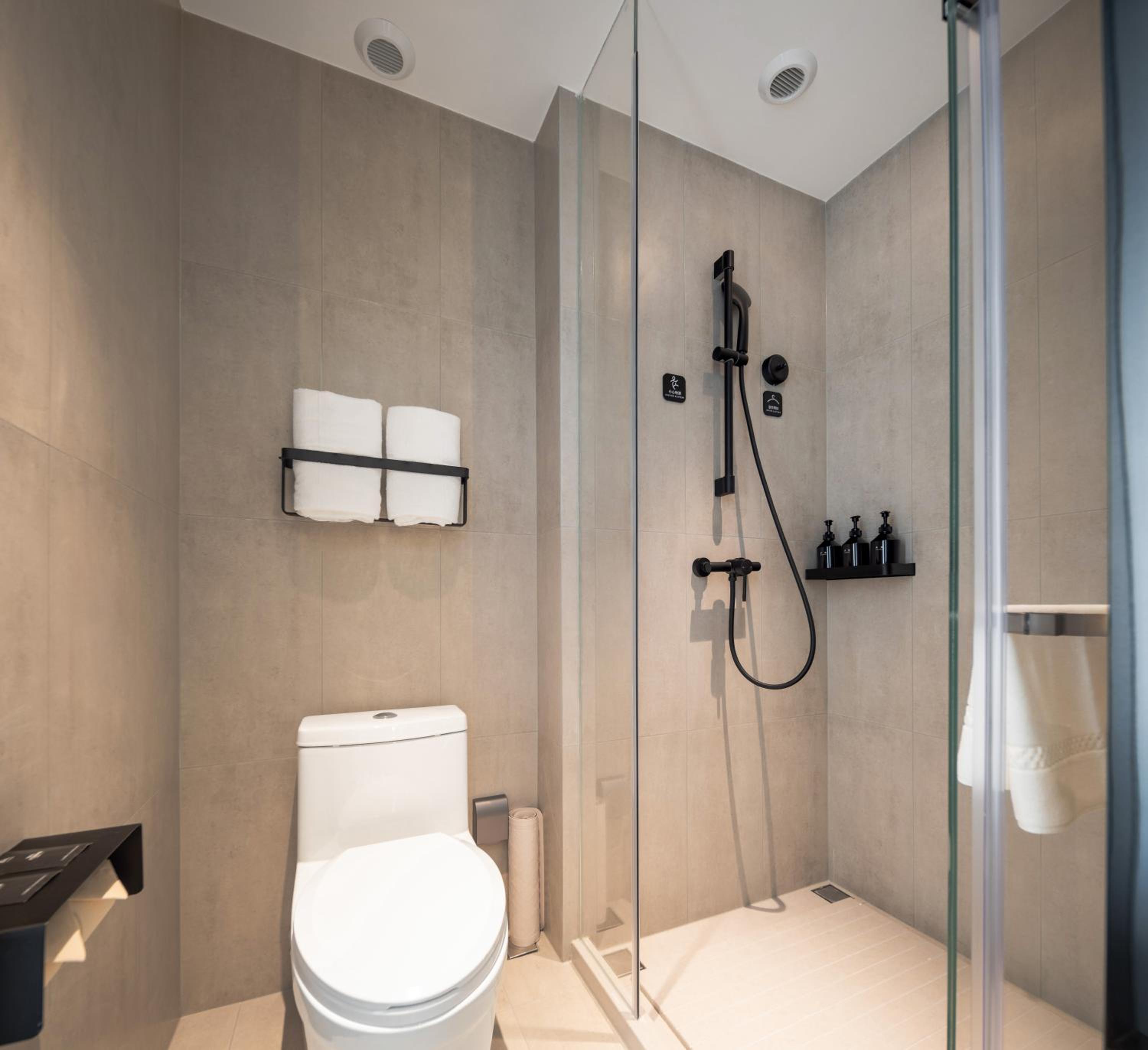 Atour Light Hotel Shenyang Yuhong Plaza Metro Station