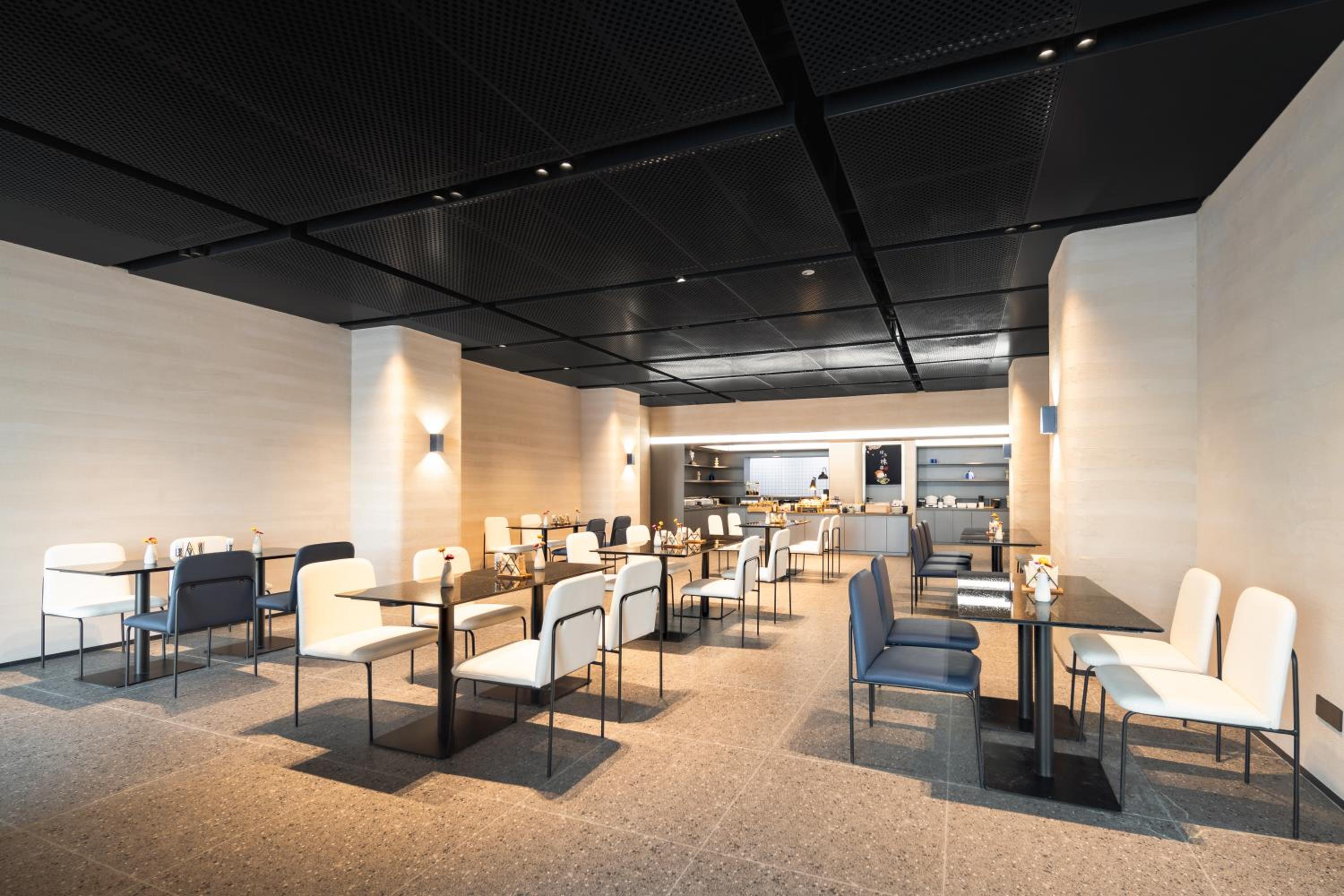 Atour Light Hotel Shenyang Yuhong Plaza Metro Station