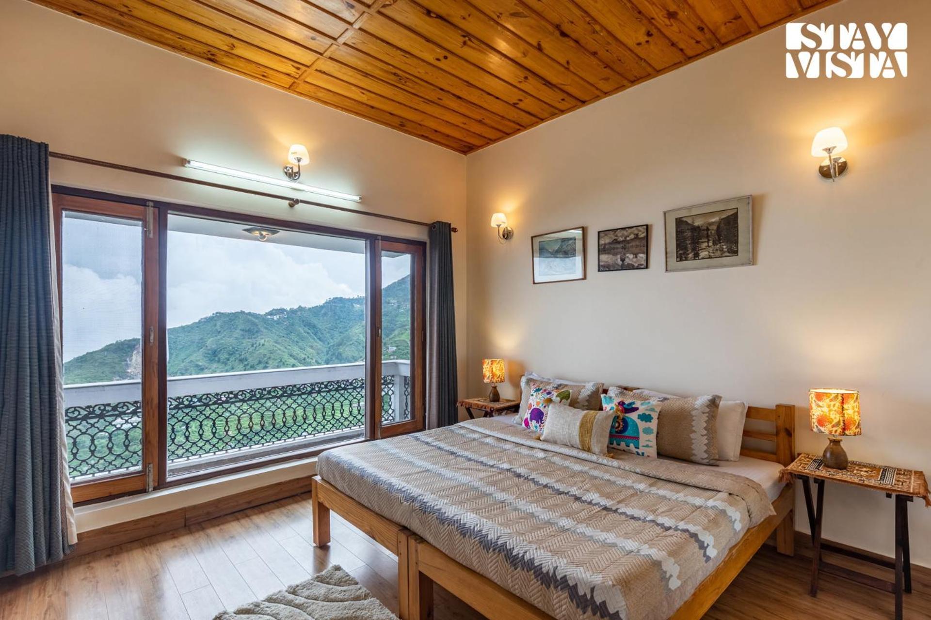 StayVista at Mountain Whispers - Views, Heater