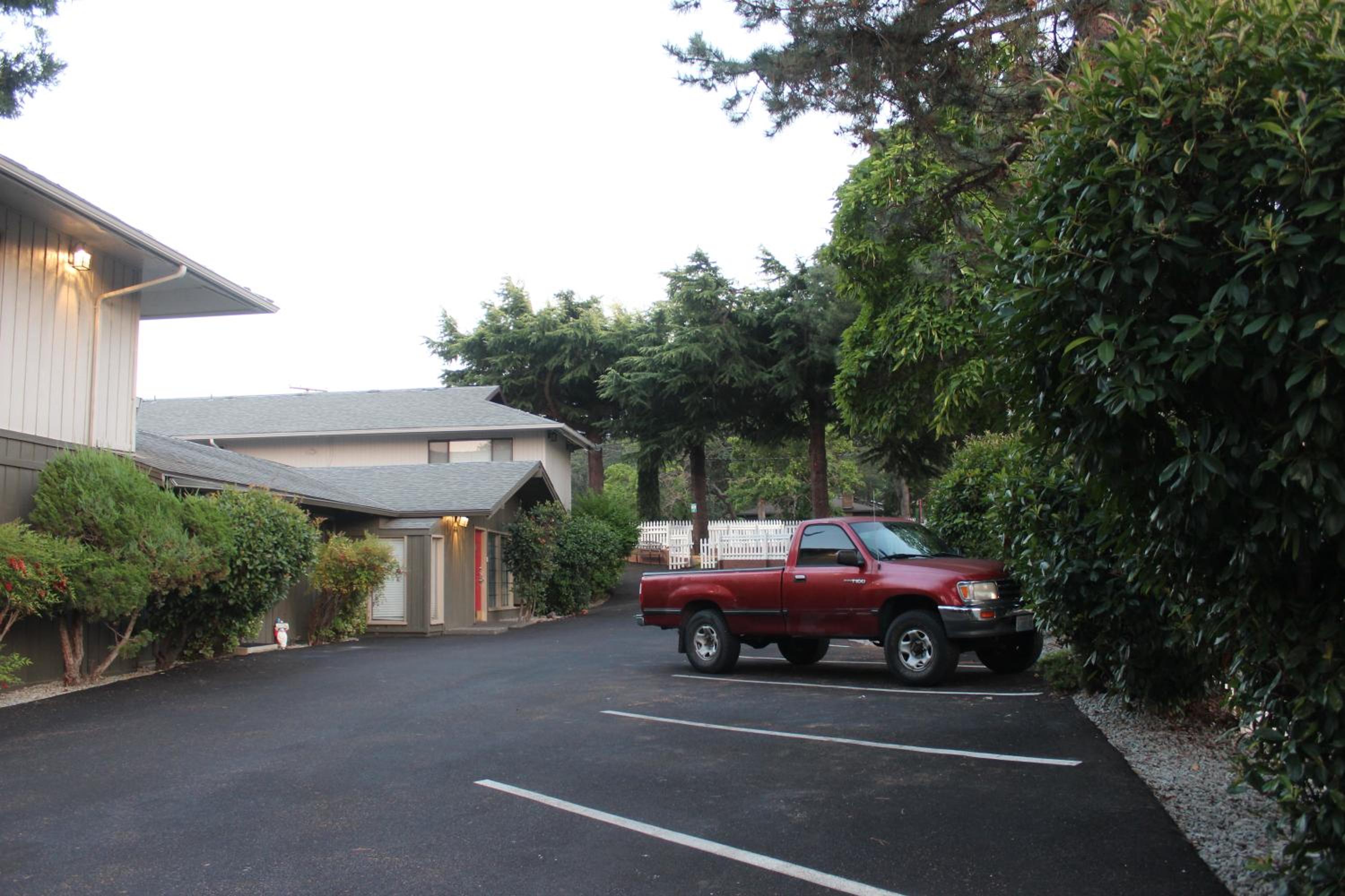 Ashland Vacations - Cedarwood Inn of Ashland - Property Image 30