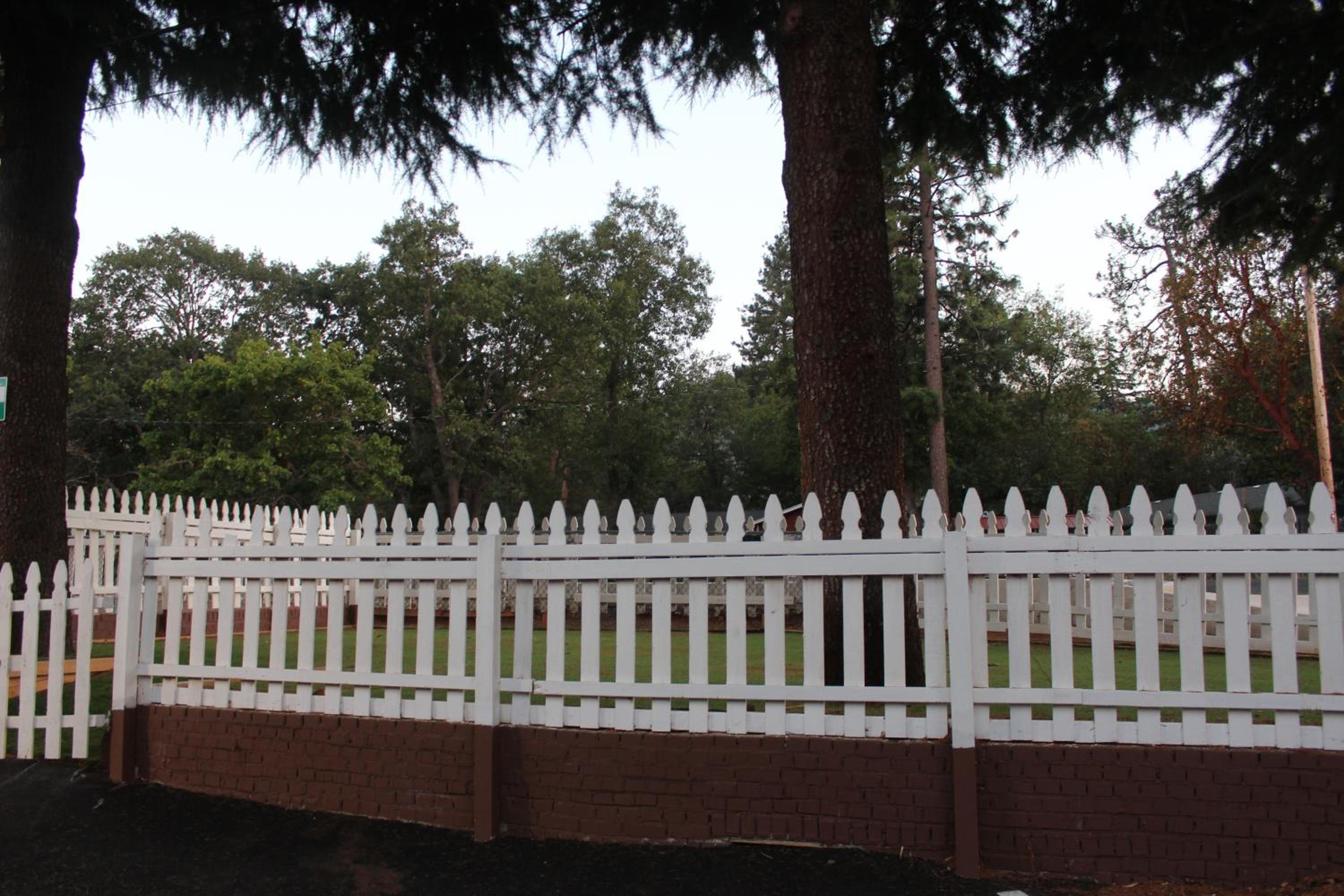 Ashland Vacations - Cedarwood Inn of Ashland - Property Image 28
