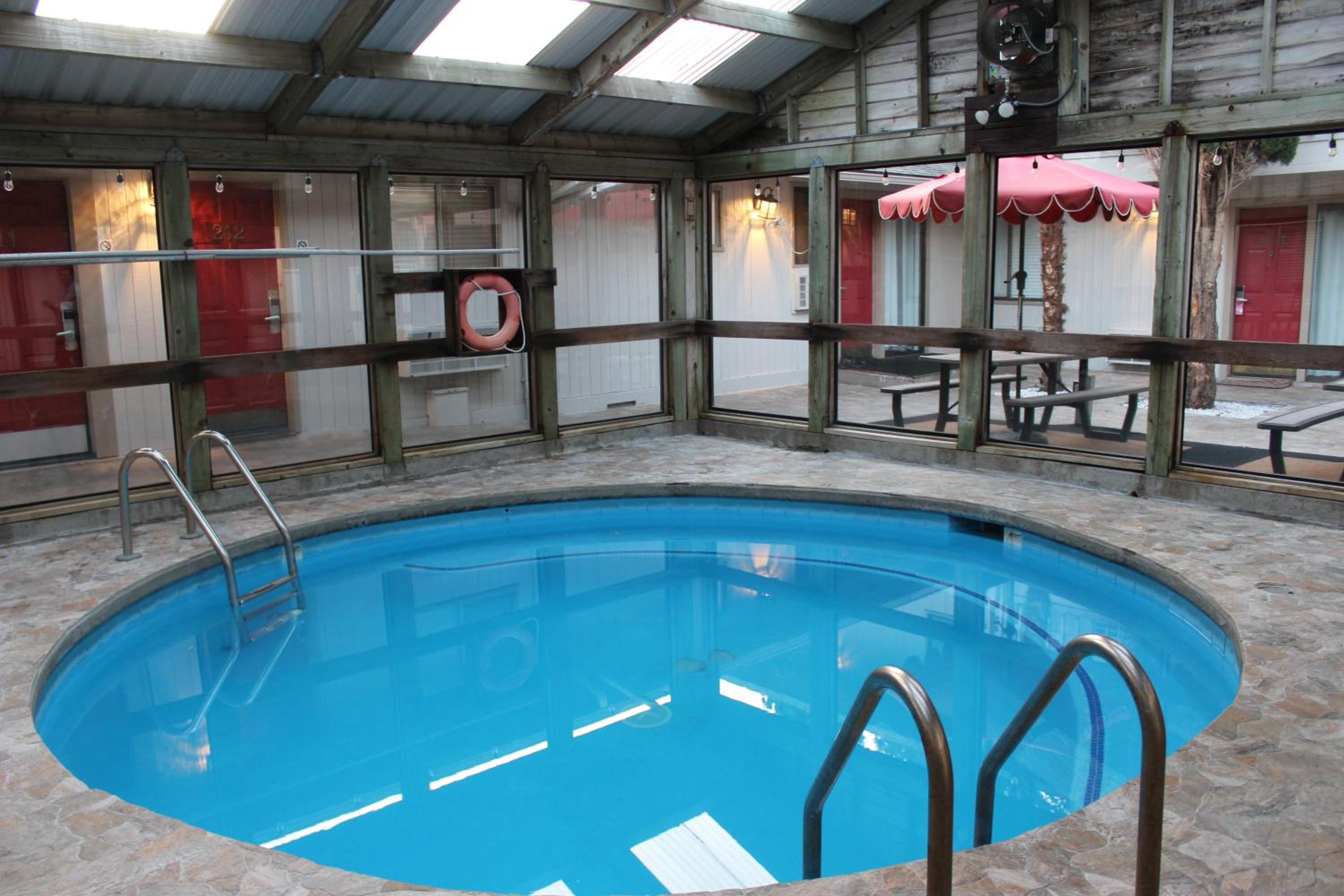 Ashland Vacations - Cedarwood Inn of Ashland - Property Image 147