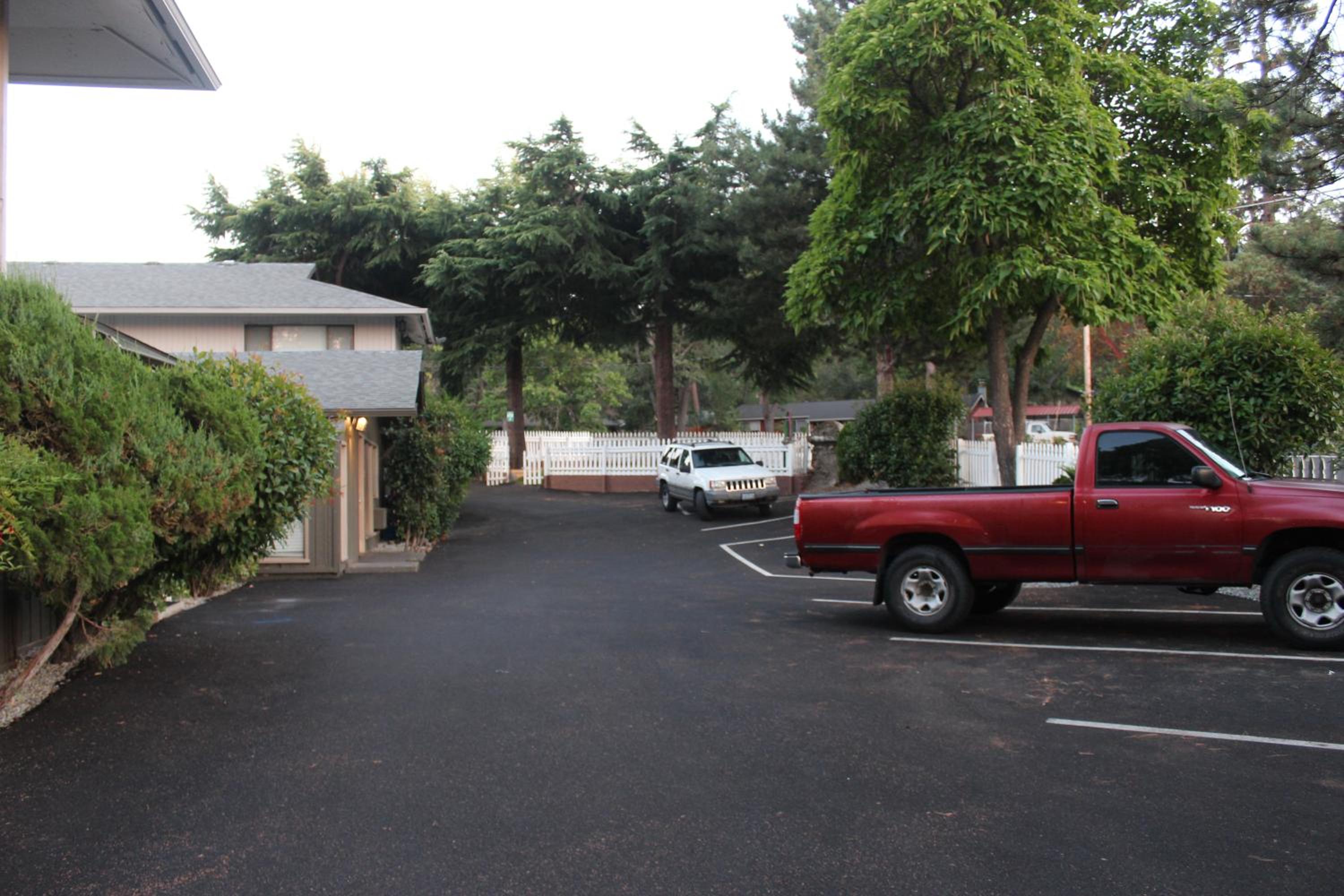 Ashland Vacations - Cedarwood Inn of Ashland - Property Image 29