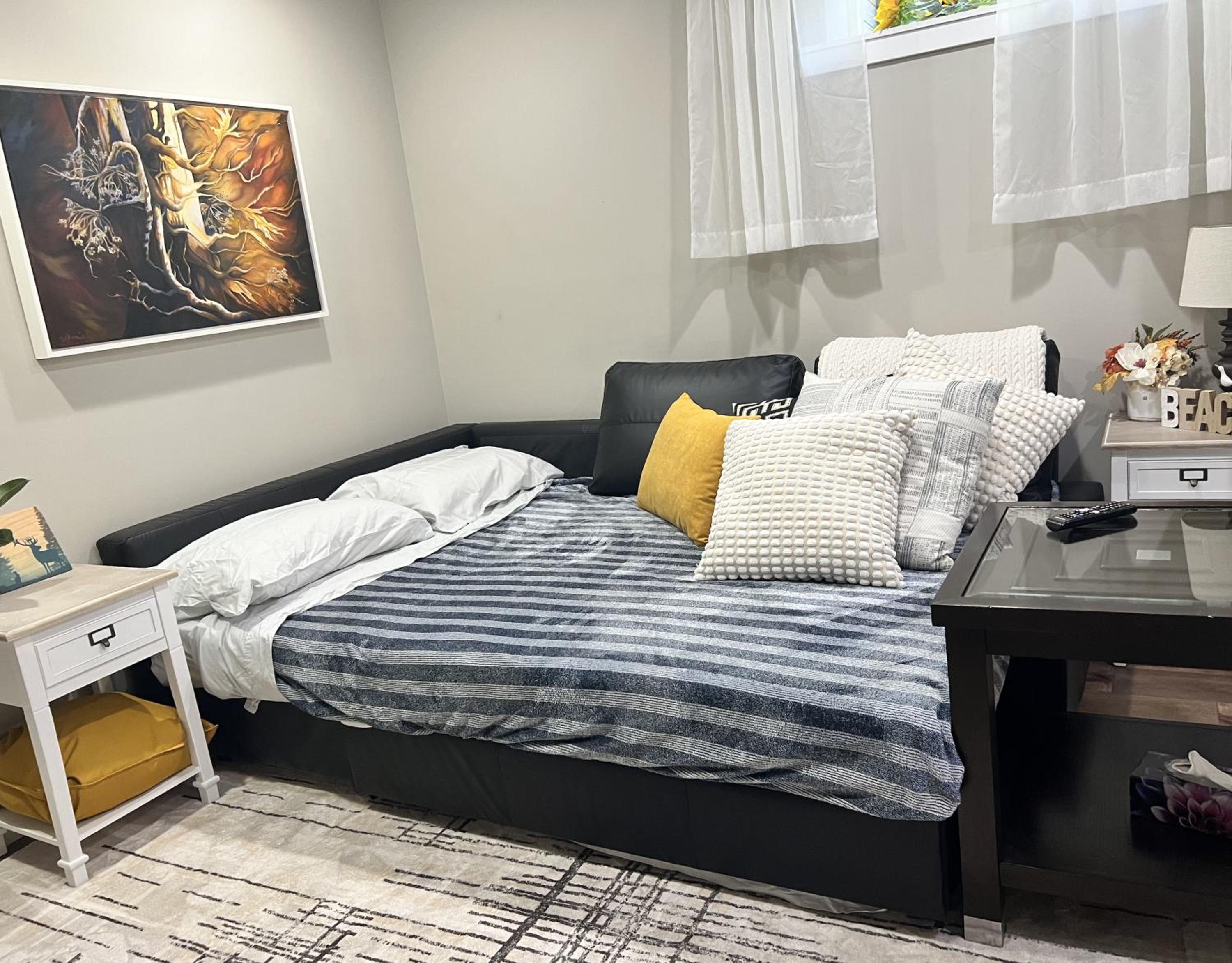 Yellow Door Suite
