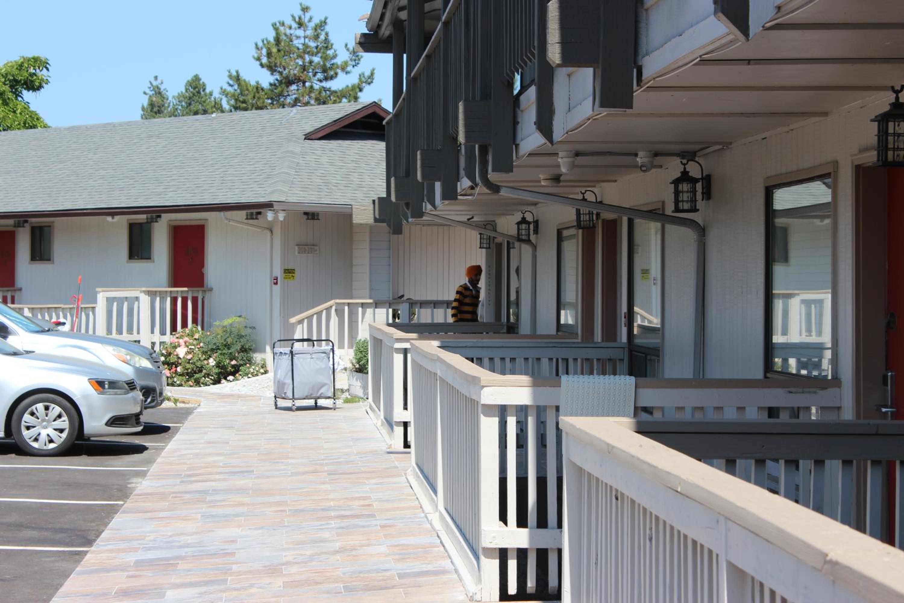 Ashland Vacations - Cedarwood Inn of Ashland - Property Image 124