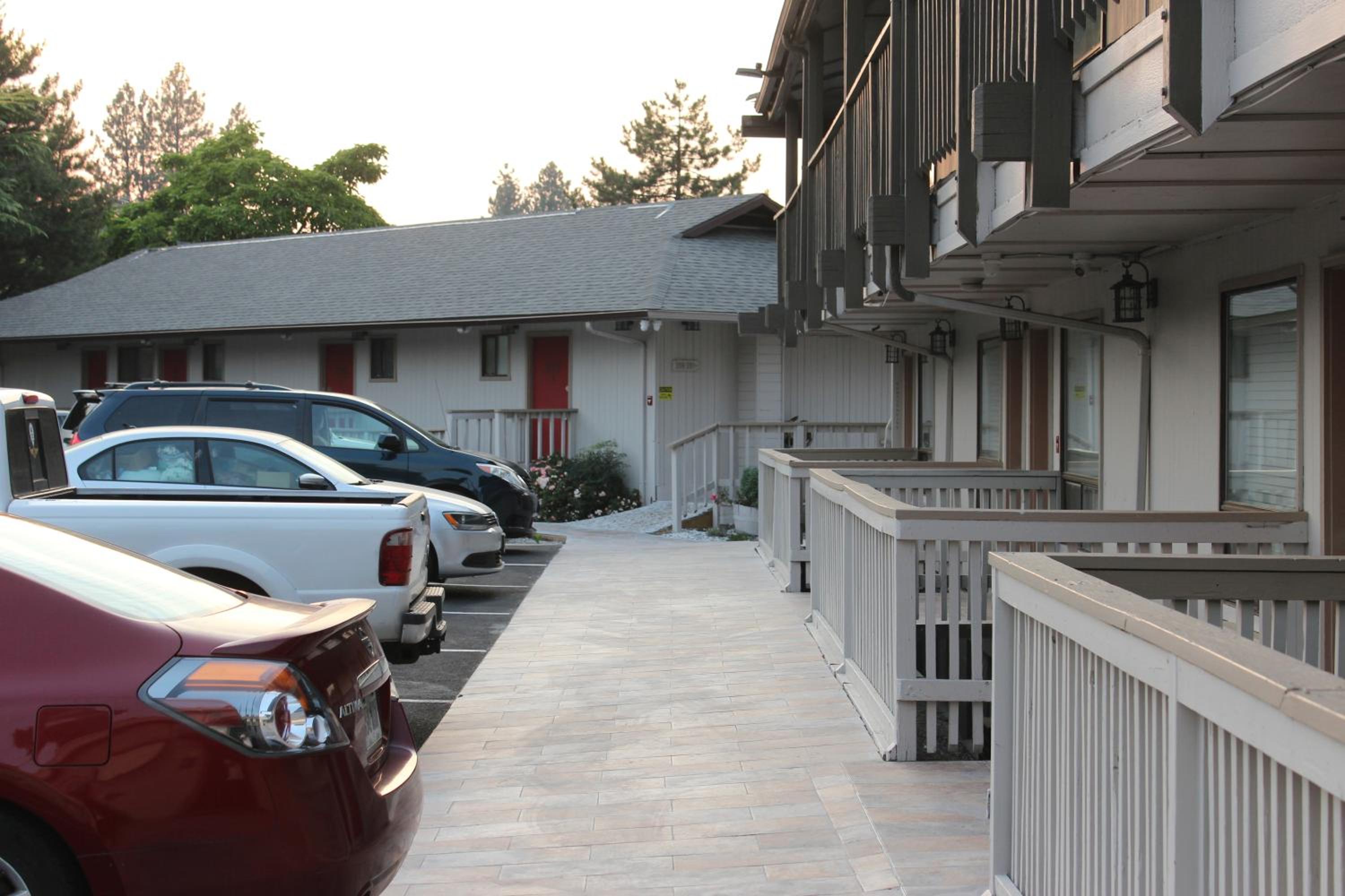 Ashland Vacations - Cedarwood Inn of Ashland - Property Image 123