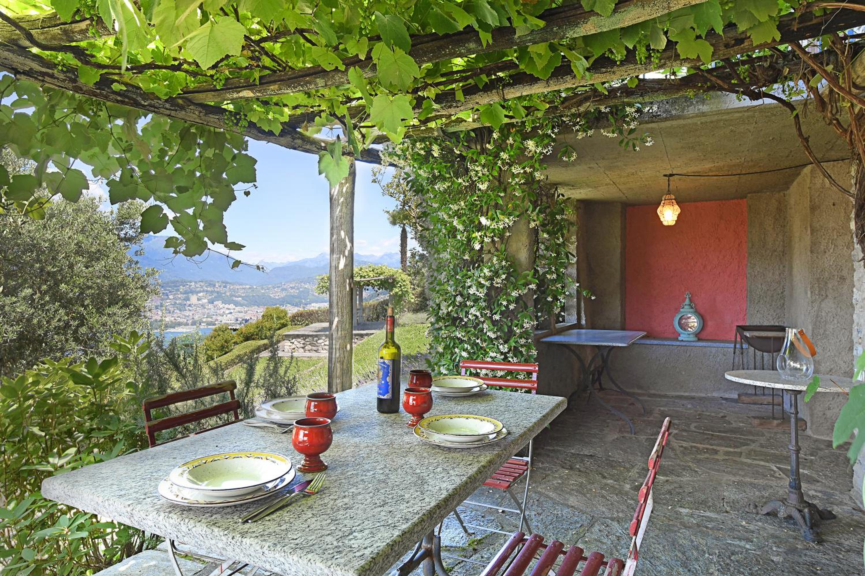 Romantic Apartments - Happy Rentals