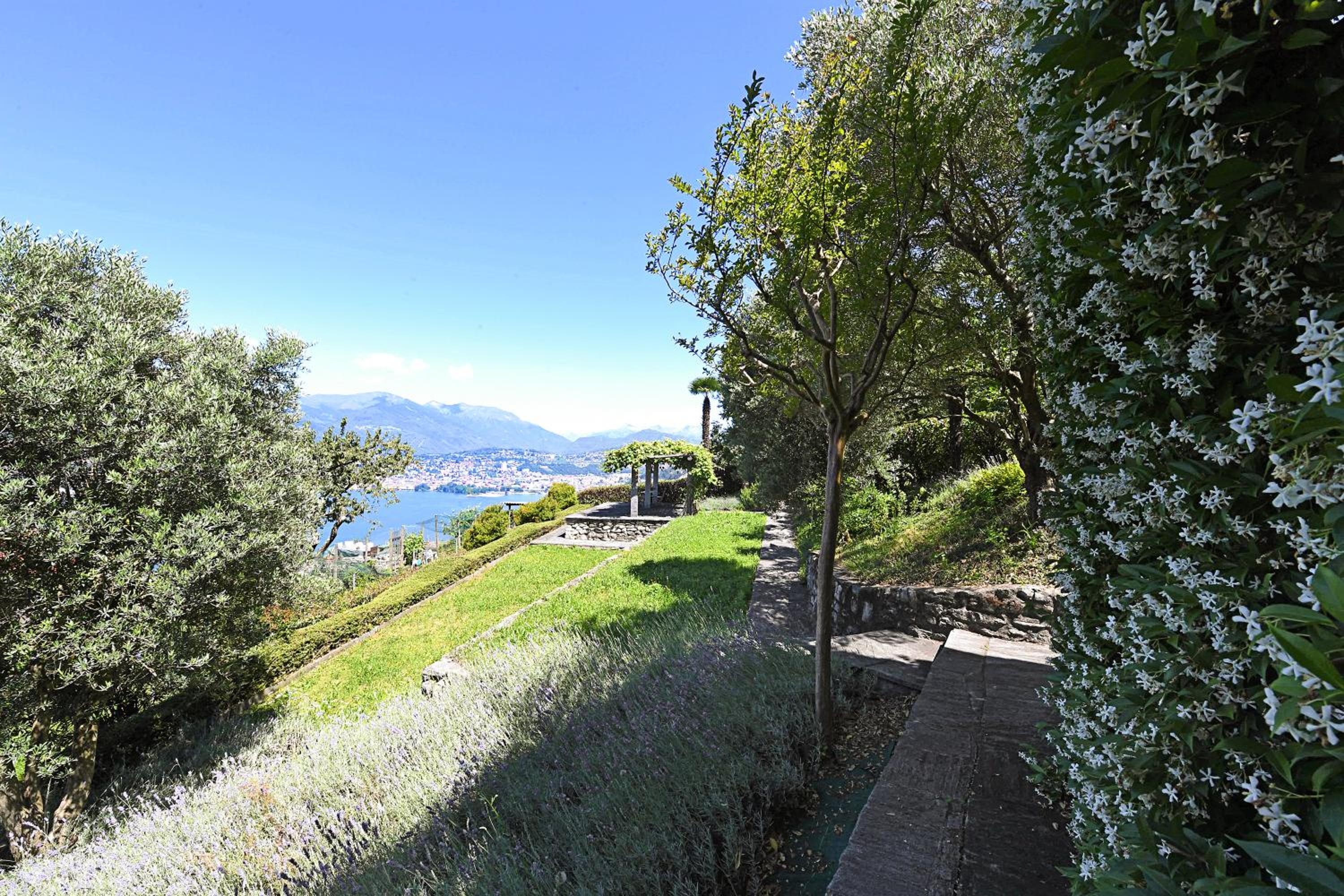 Romantic Apartments - Happy Rentals