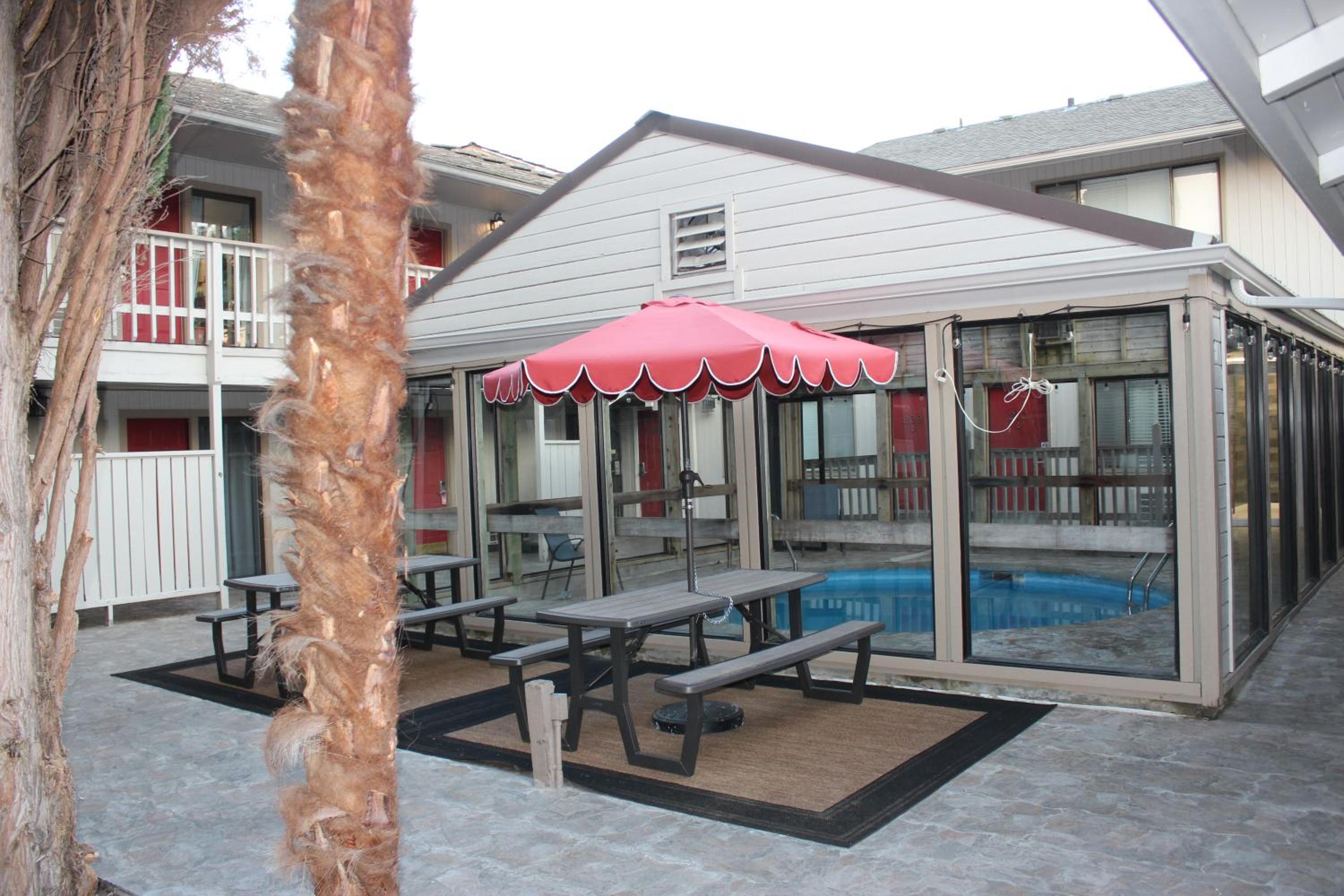 Ashland Vacations - Cedarwood Inn of Ashland - Property Image 144
