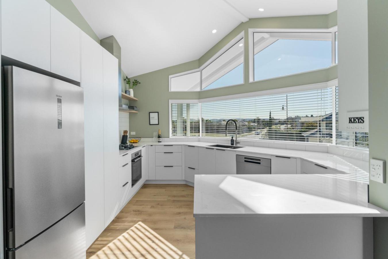 Haven at the Heights - Taupo view 2