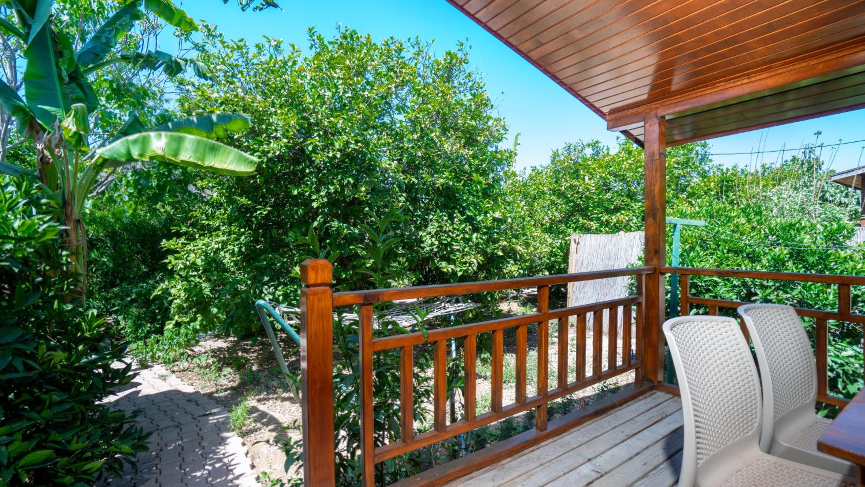 Lemon Garden Lodge