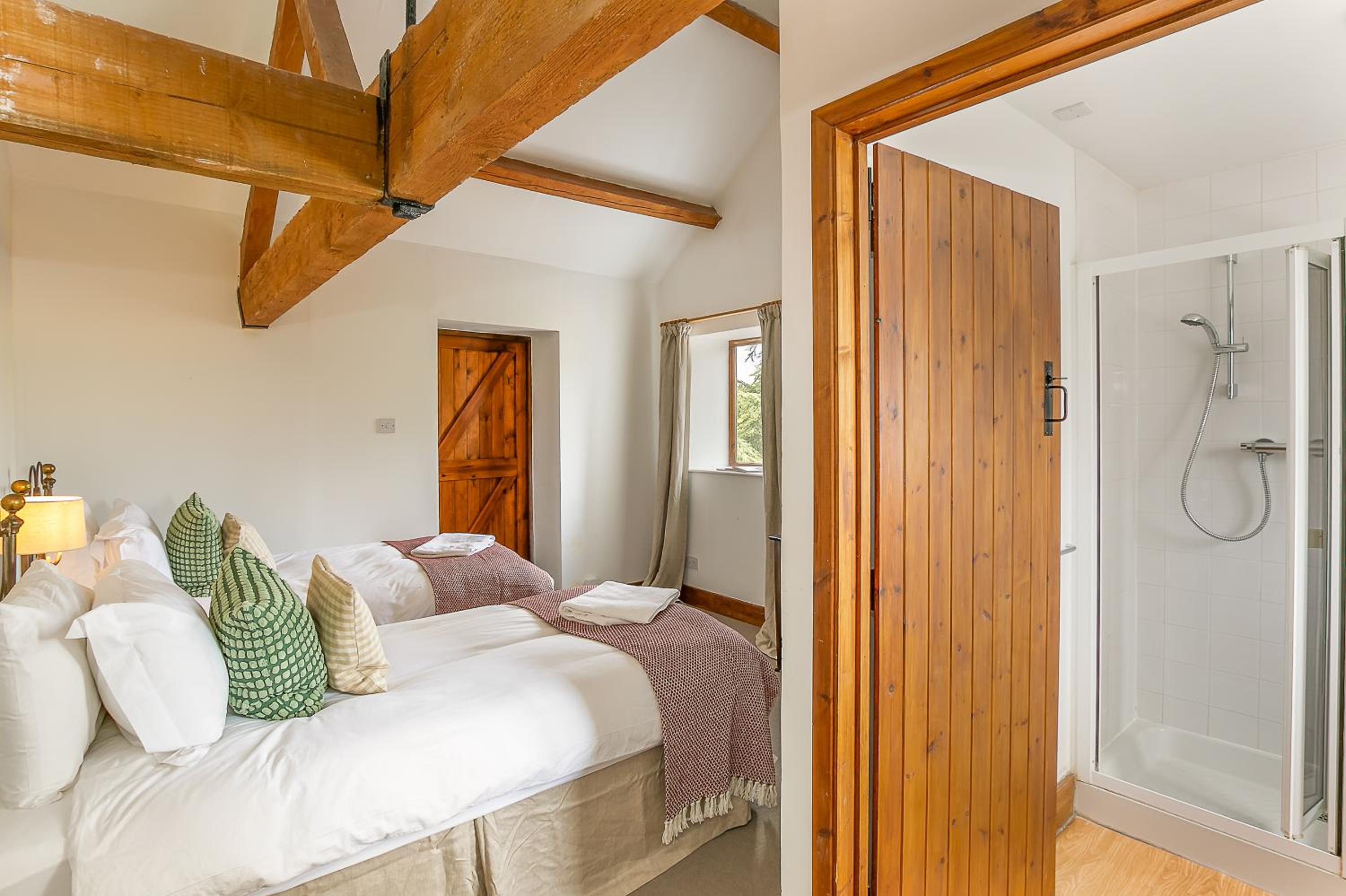 Cotswolds Barn Near Soho Farmhouse & Daylesford view 5