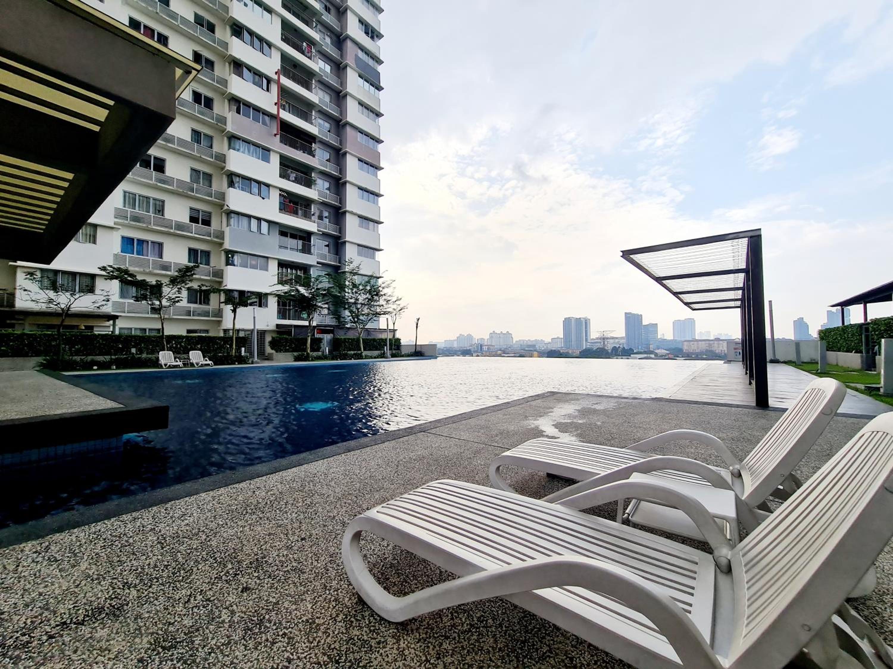 3 Bedroom Koi Kinrara Suite, IOI Puchong, Bukit Jalil Pavilion, Bukit Jalil Stadium, Sunway Pyramid, Sunway Lagoon ML photo 5