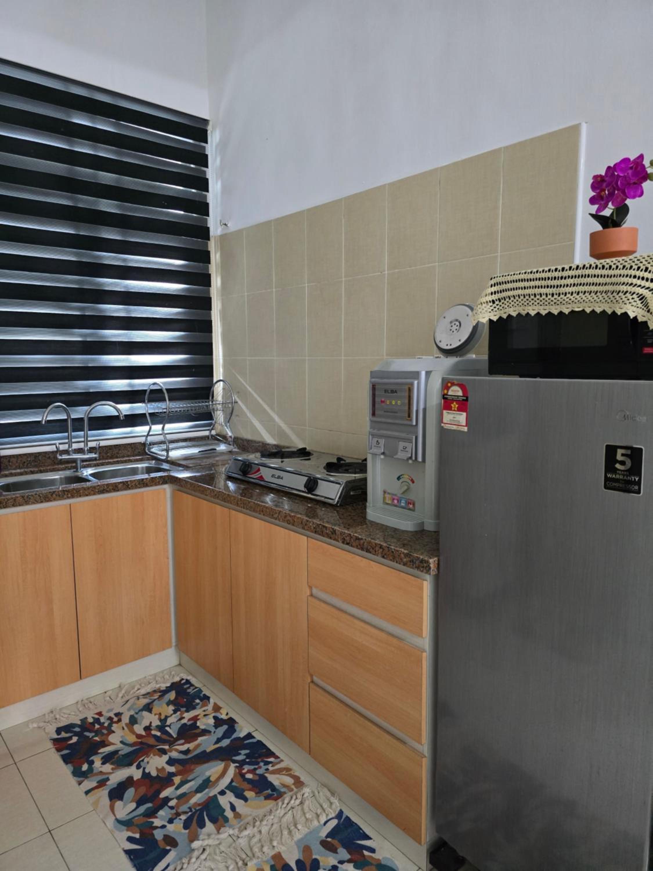 NEEK TOMS HOMESTAY MELAKA Near UITM Lendu - MRSM ALOR GAJAH- ENTER EXIT VIA LEBUH AMJ- SELF CHECK-IN