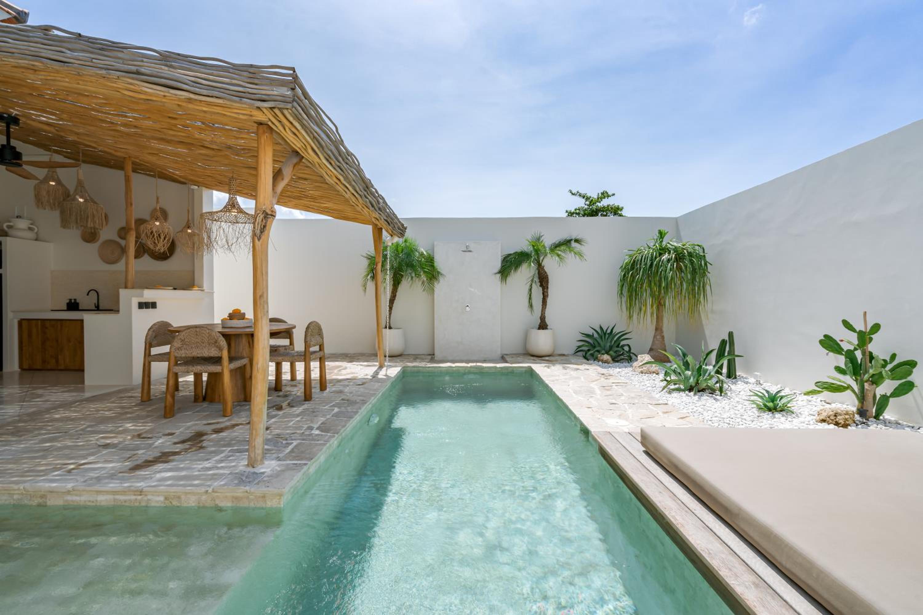 Villa Papaz - 1BR Luxury Oasis near Nyanyi Beach & Luna Beach Club