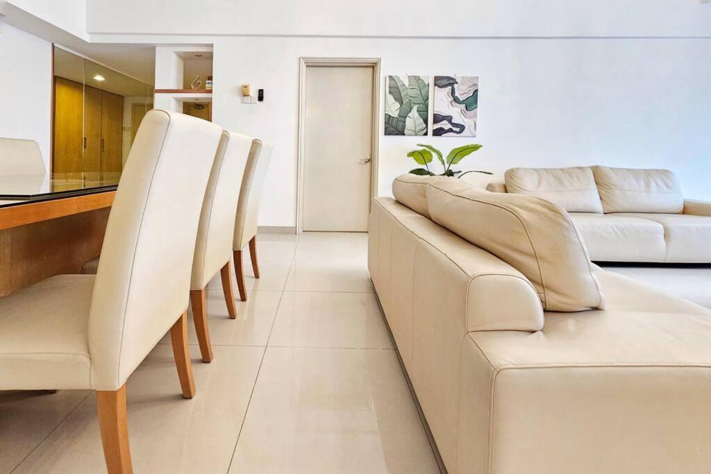 Fahrenheit Bukit Bintang Big Group 13Pax Family Suites