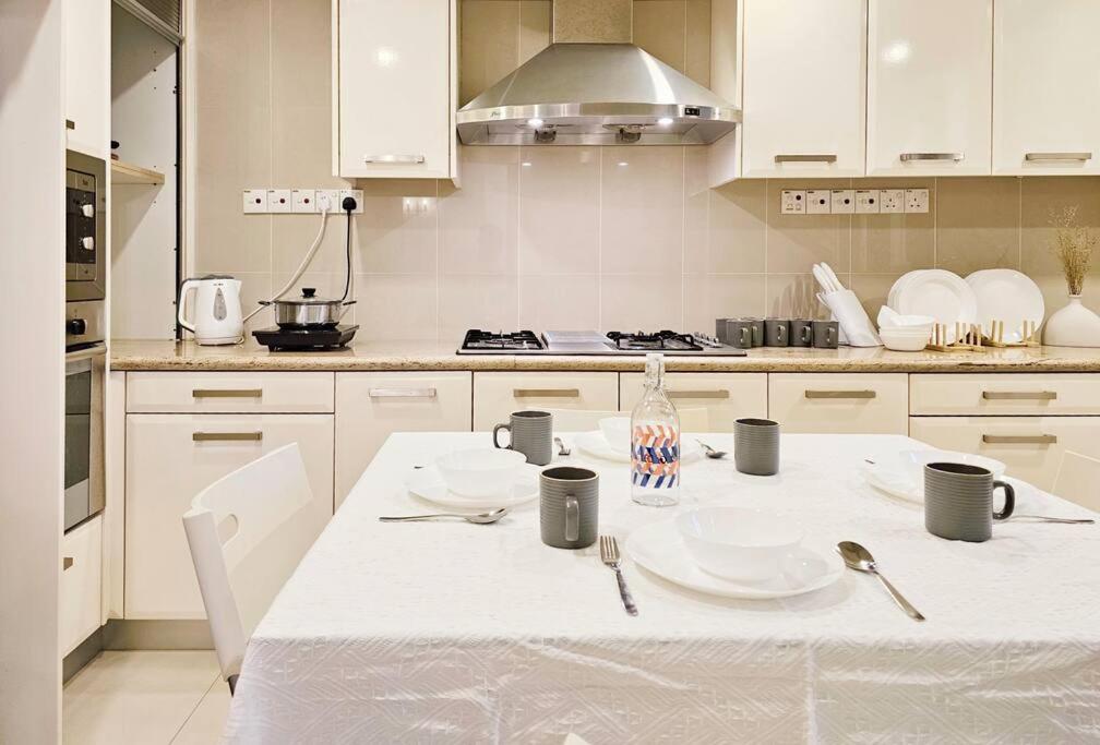 Fahrenheit Bukit Bintang Big Group 13Pax Family Suites