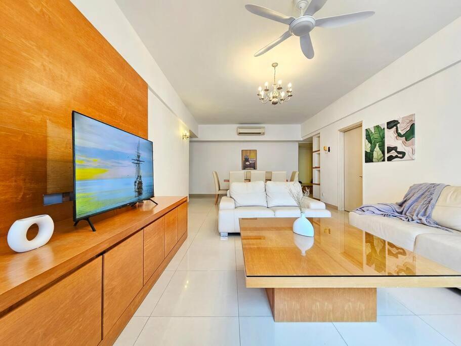Fahrenheit Bukit Bintang Big Group 13Pax Family Suites