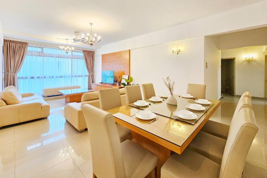Fahrenheit Bukit Bintang Big Group 13Pax Family Suites