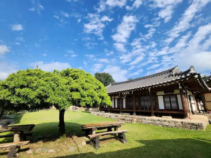 Dobong Seodang
