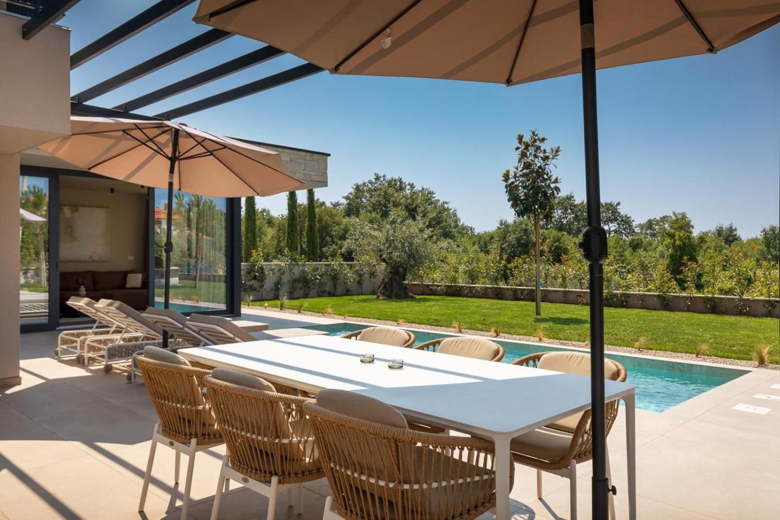 Modern villa Tia I with outdoor pool in Porec view 4