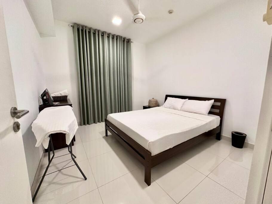 Spacious 2 BR Near Waters Edge view 5