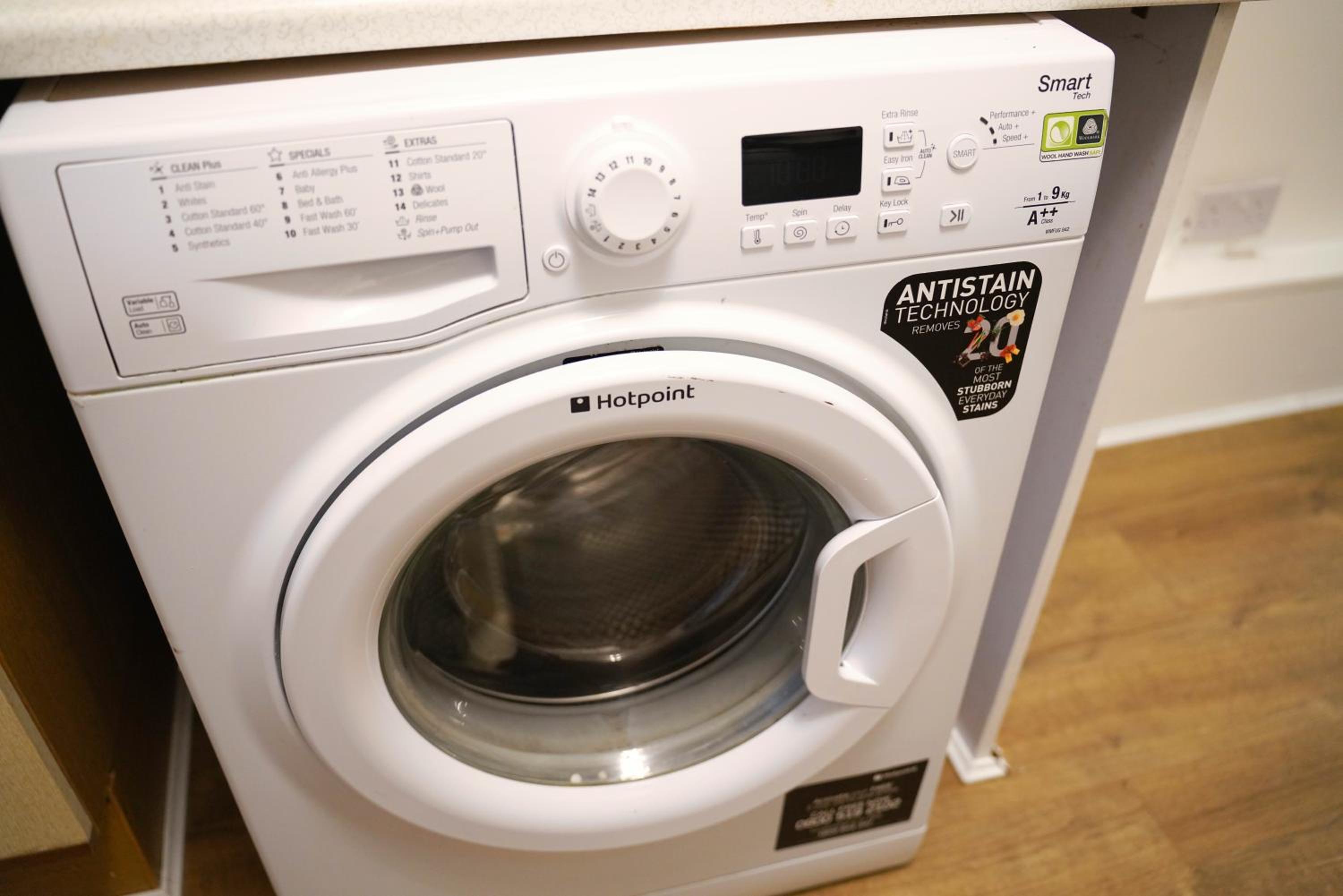 Lux 5 Bed sleeps 11, 10 mins from Wembley Stadium, Jacuzzi and Steam Shower