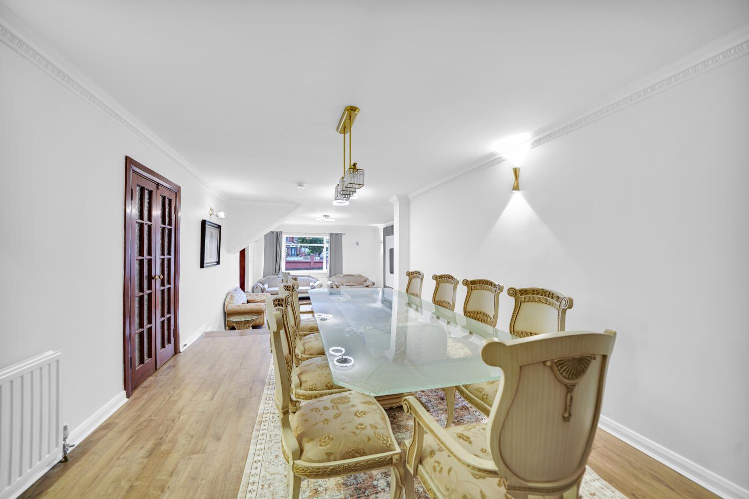 Lux 5 Bed sleeps 11, 10 mins from Wembley Stadium, Jacuzzi and Steam Shower