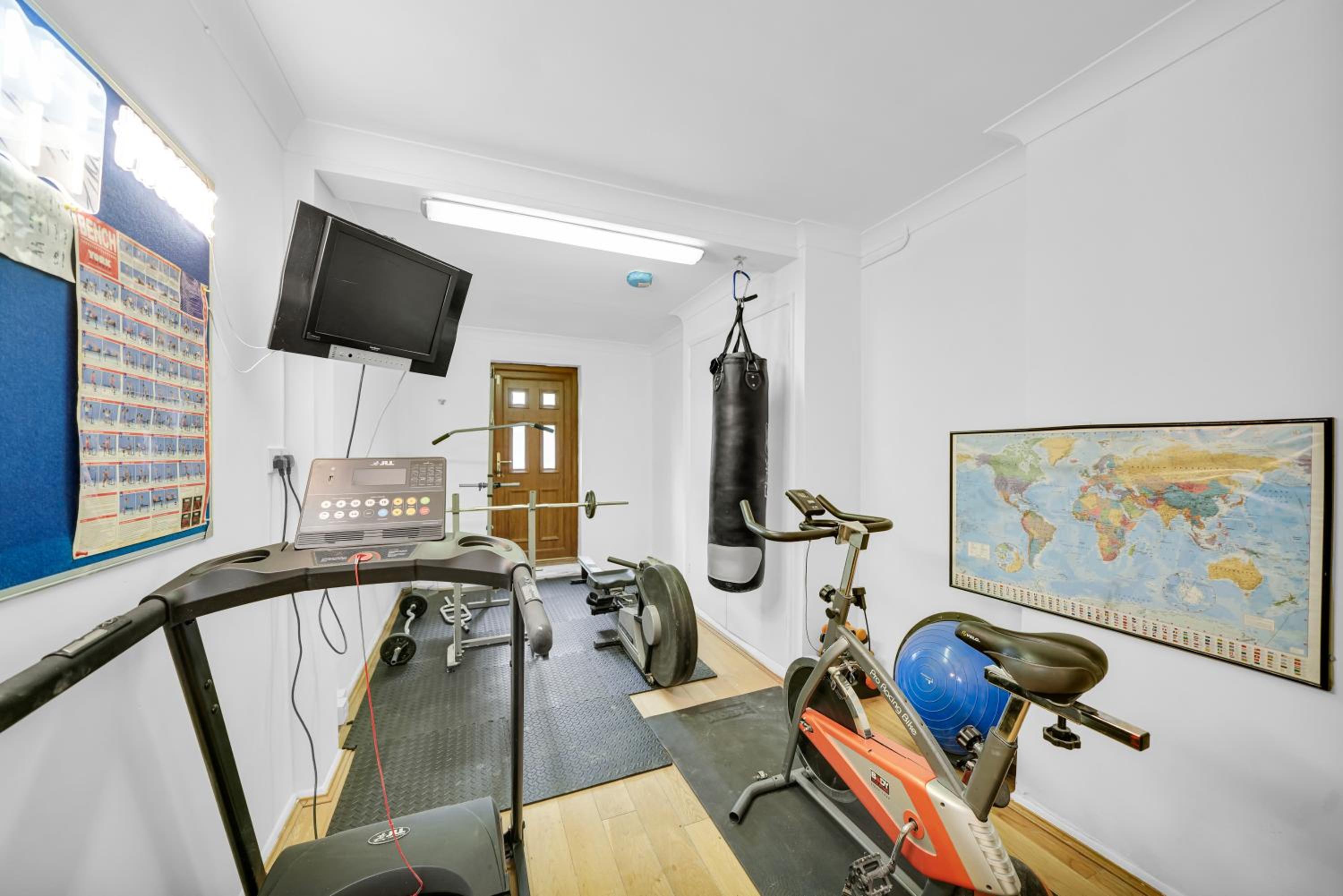 Lux 5 Bed sleeps 11, 10 mins from Wembley Stadium, Jacuzzi and Steam Shower