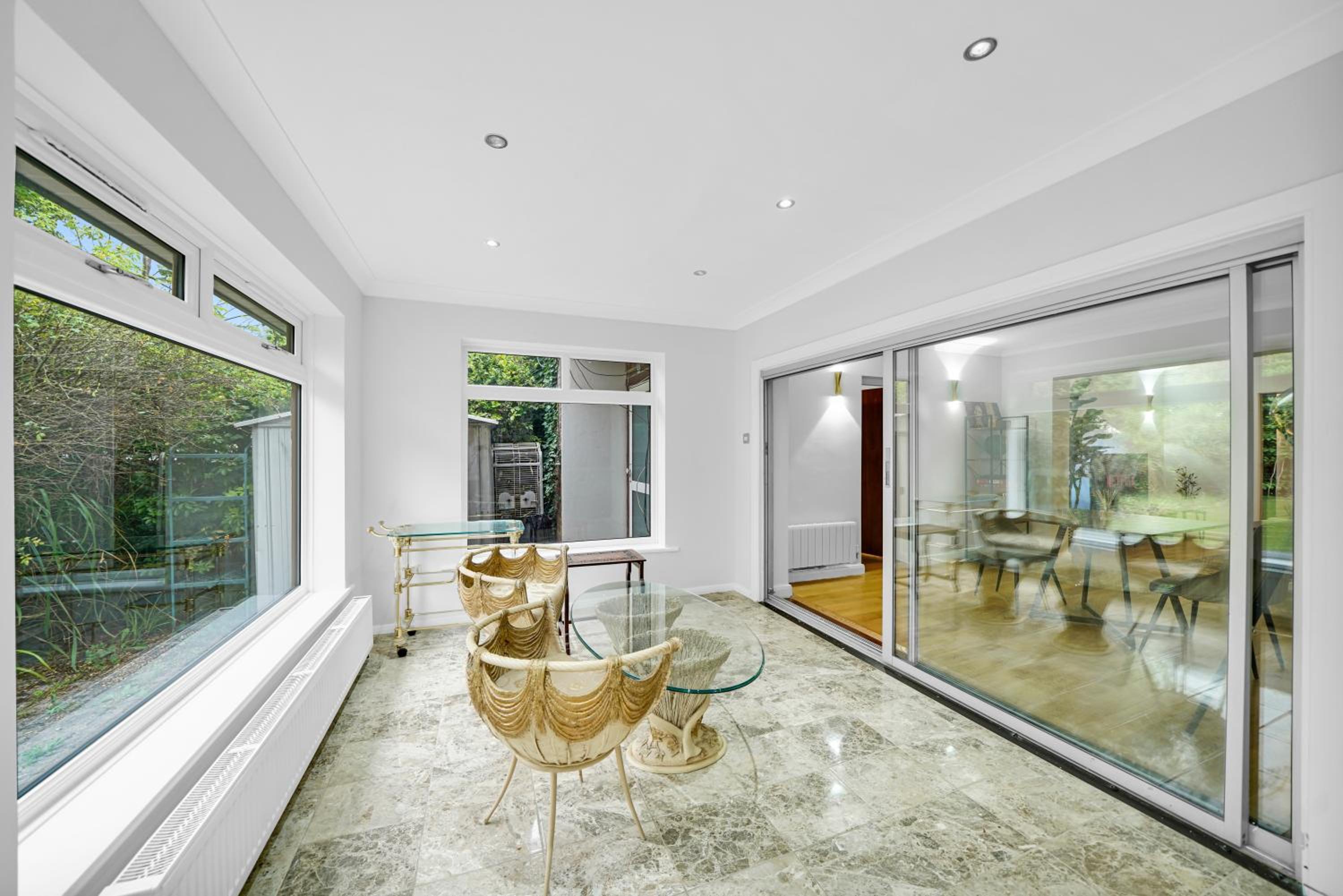 Lux 5 Bed sleeps 11, 10 mins from Wembley Stadium, Jacuzzi and Steam Shower