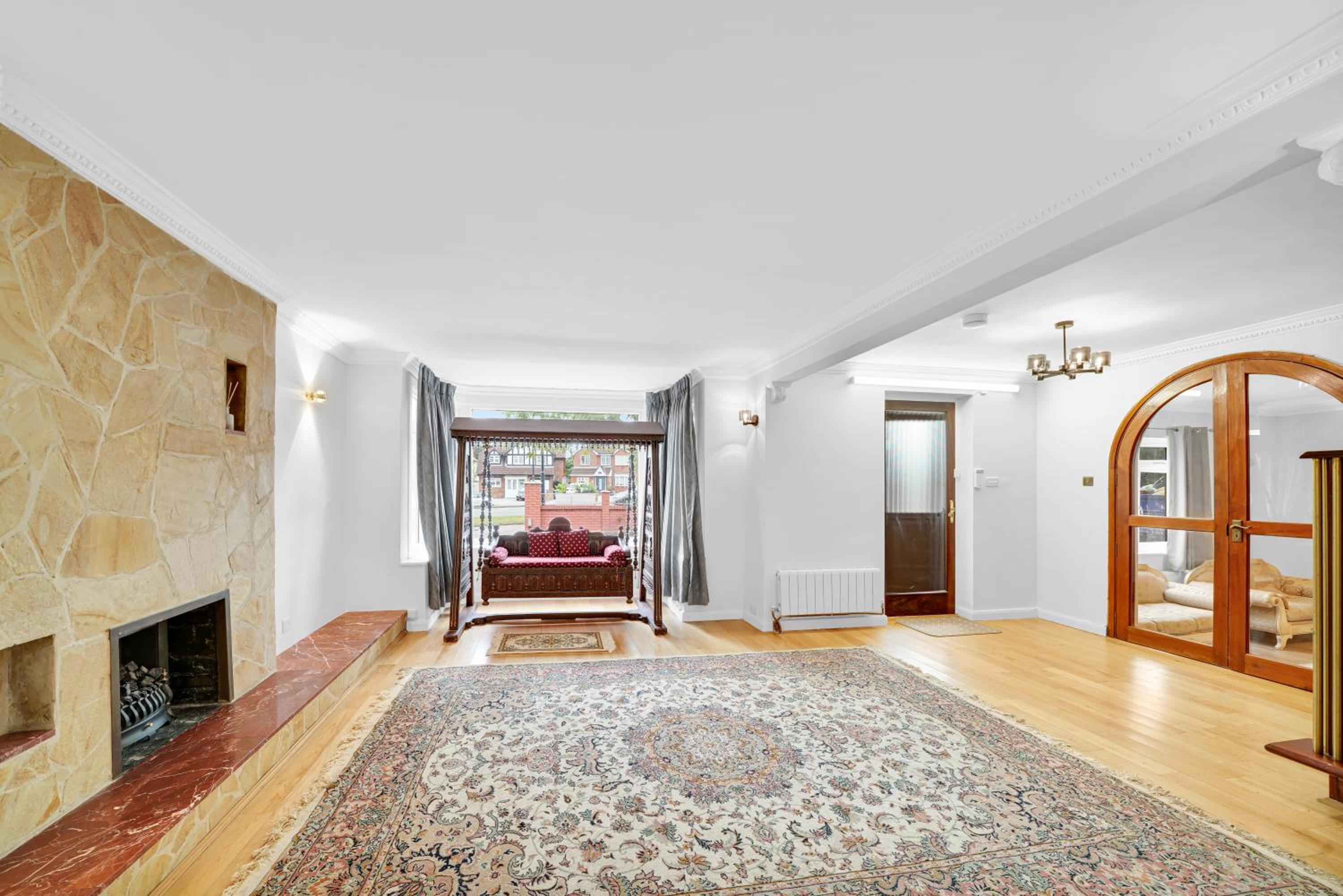Lux 5 Bed sleeps 11, 10 mins from Wembley Stadium, Jacuzzi and Steam Shower
