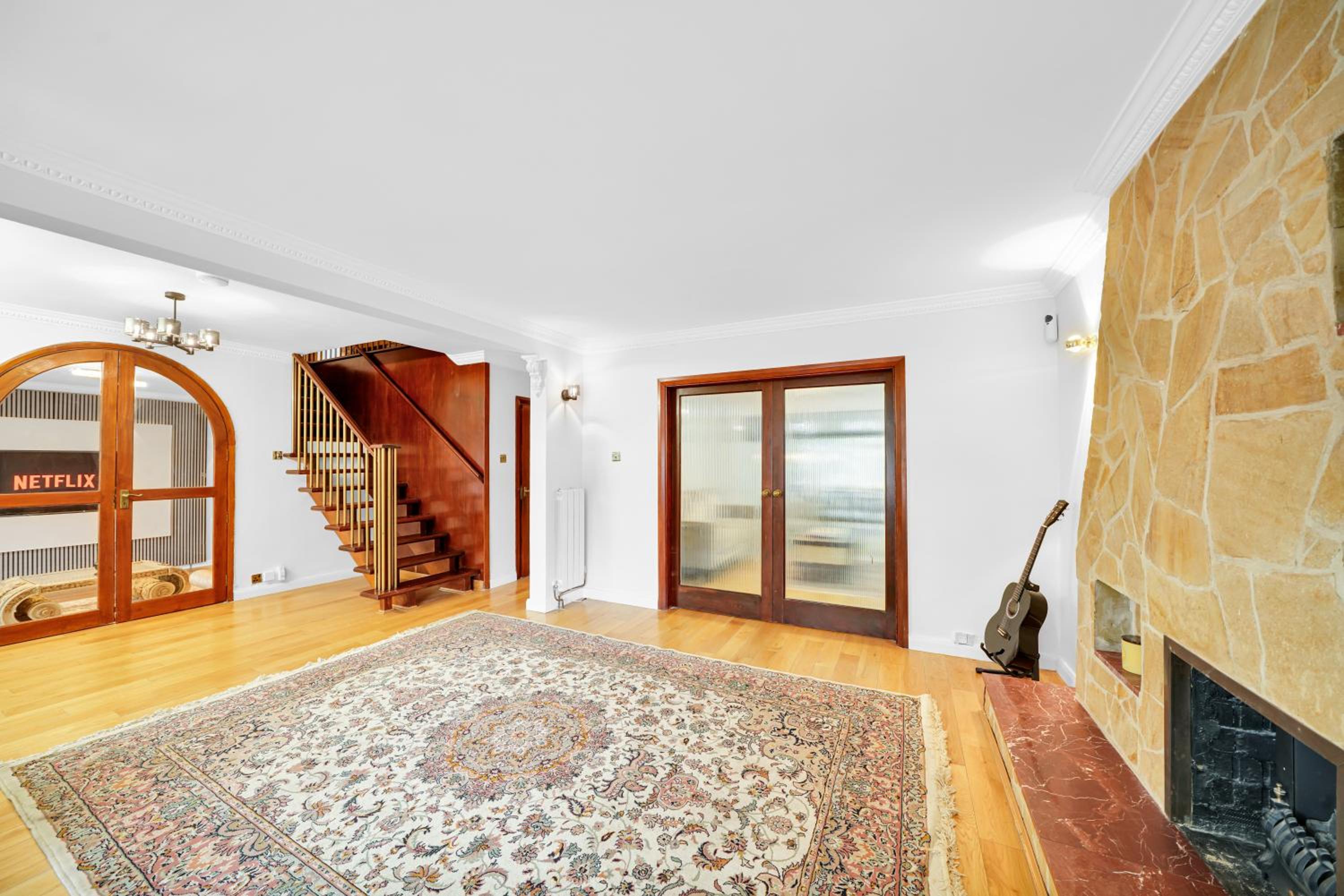 Lux 5 Bed sleeps 11, 10 mins from Wembley Stadium, Jacuzzi and Steam Shower