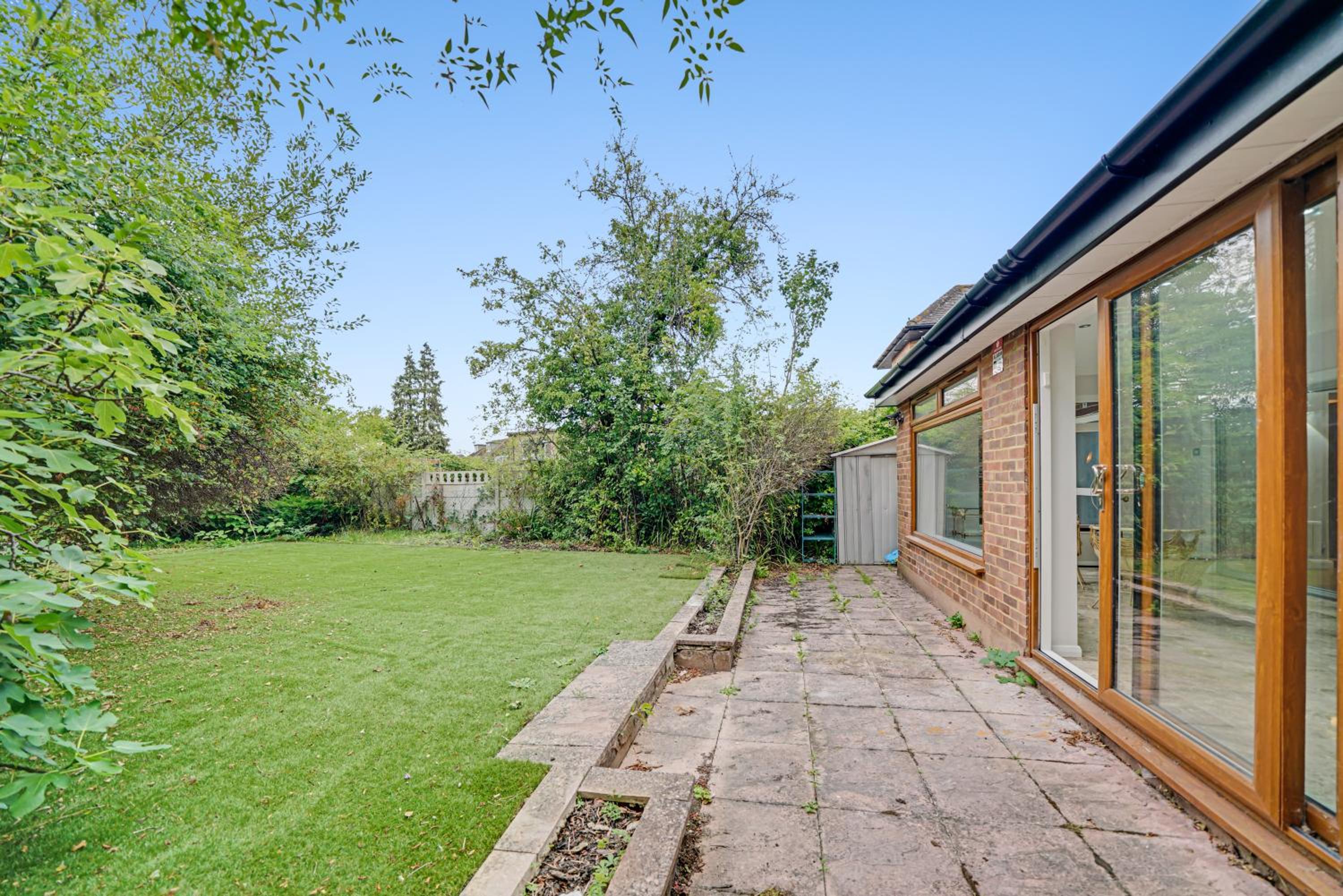 Lux 5 Bed sleeps 11, 10 mins from Wembley Stadium, Jacuzzi and Steam Shower