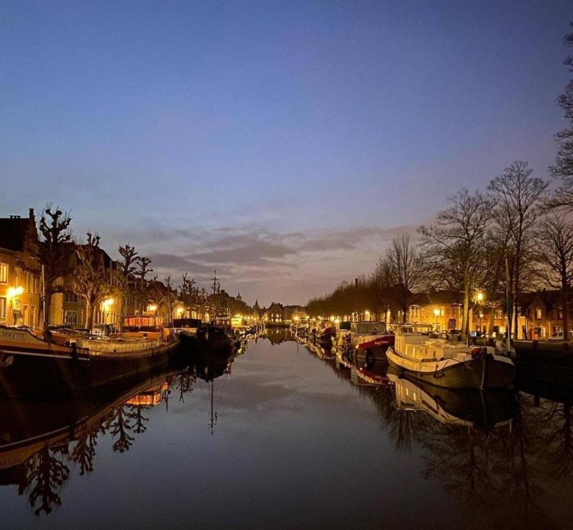 Perle with canal view