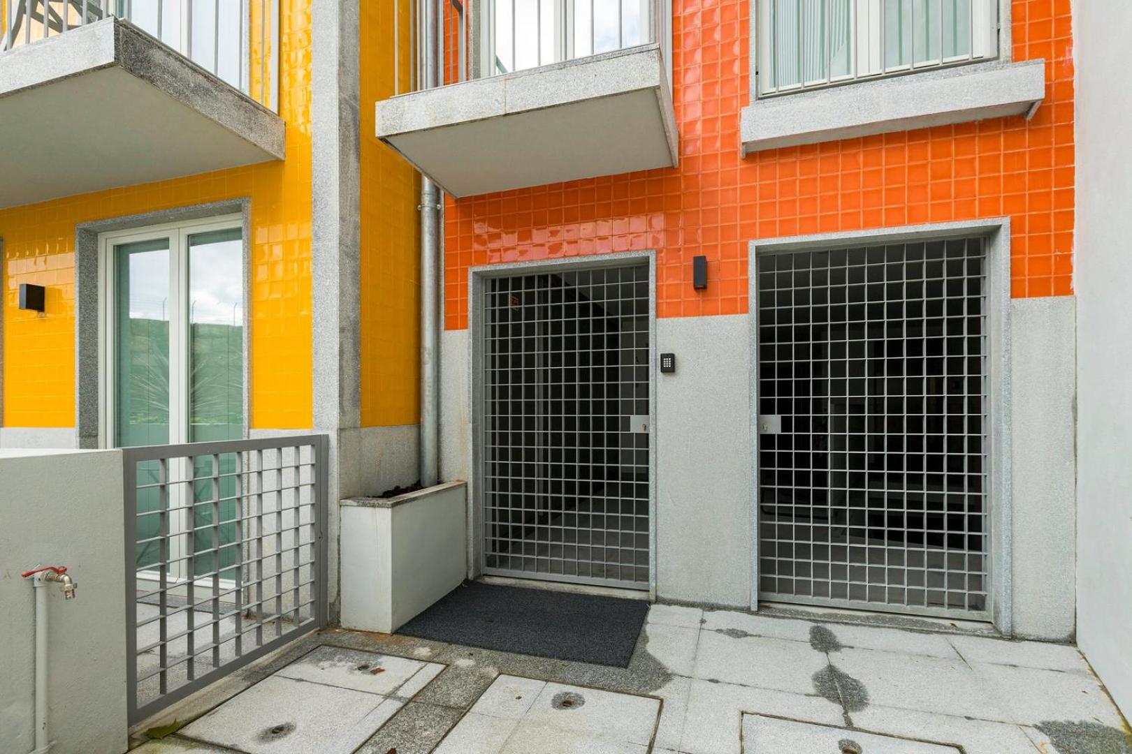 GuestReady - Trendy getaway in the heart of Porto view 4